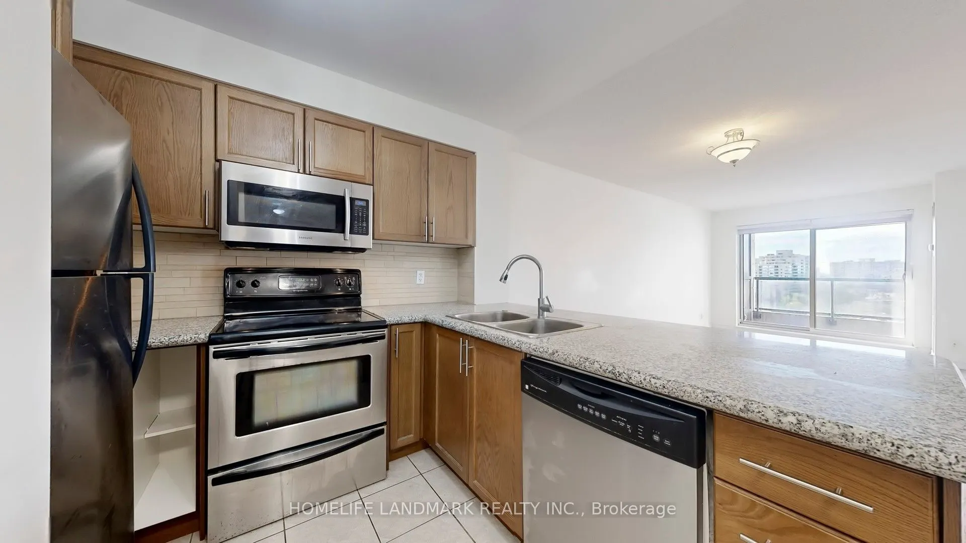 18 Harding Boulevard E, #912