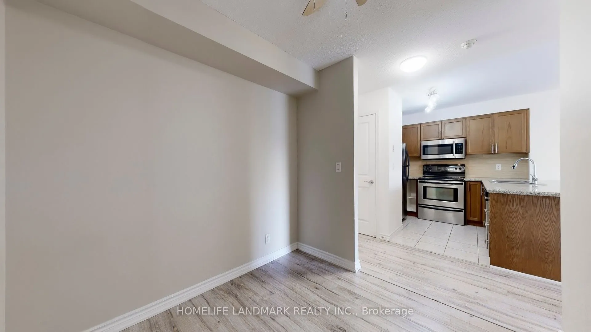 18 Harding Boulevard E, #912