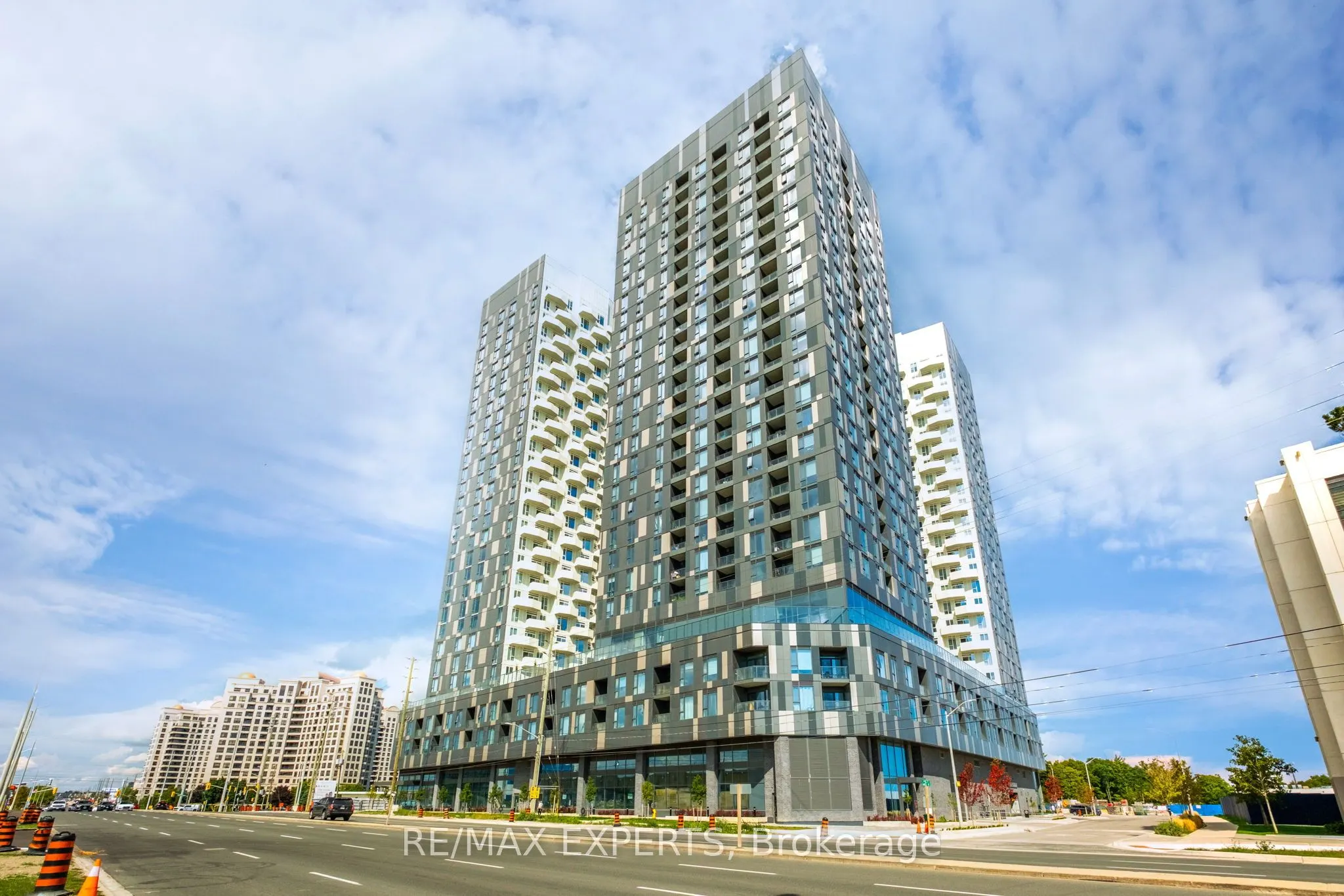 10 Abeja Street, #1414
