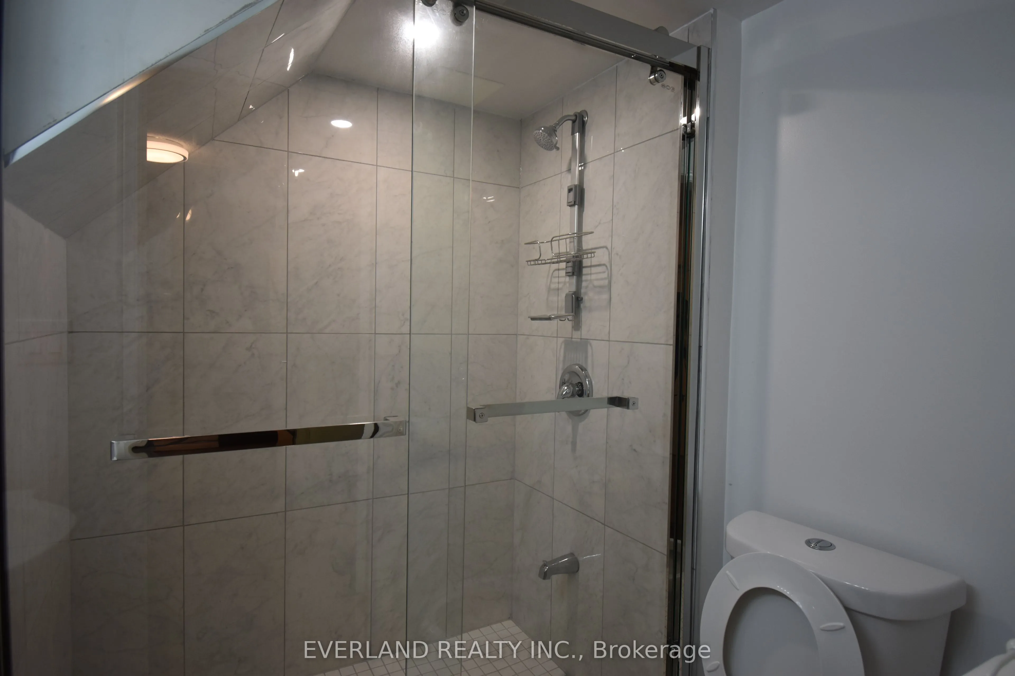 1 SHAFTSBURY Avenue, #BASEMENT APT 2 BDRM