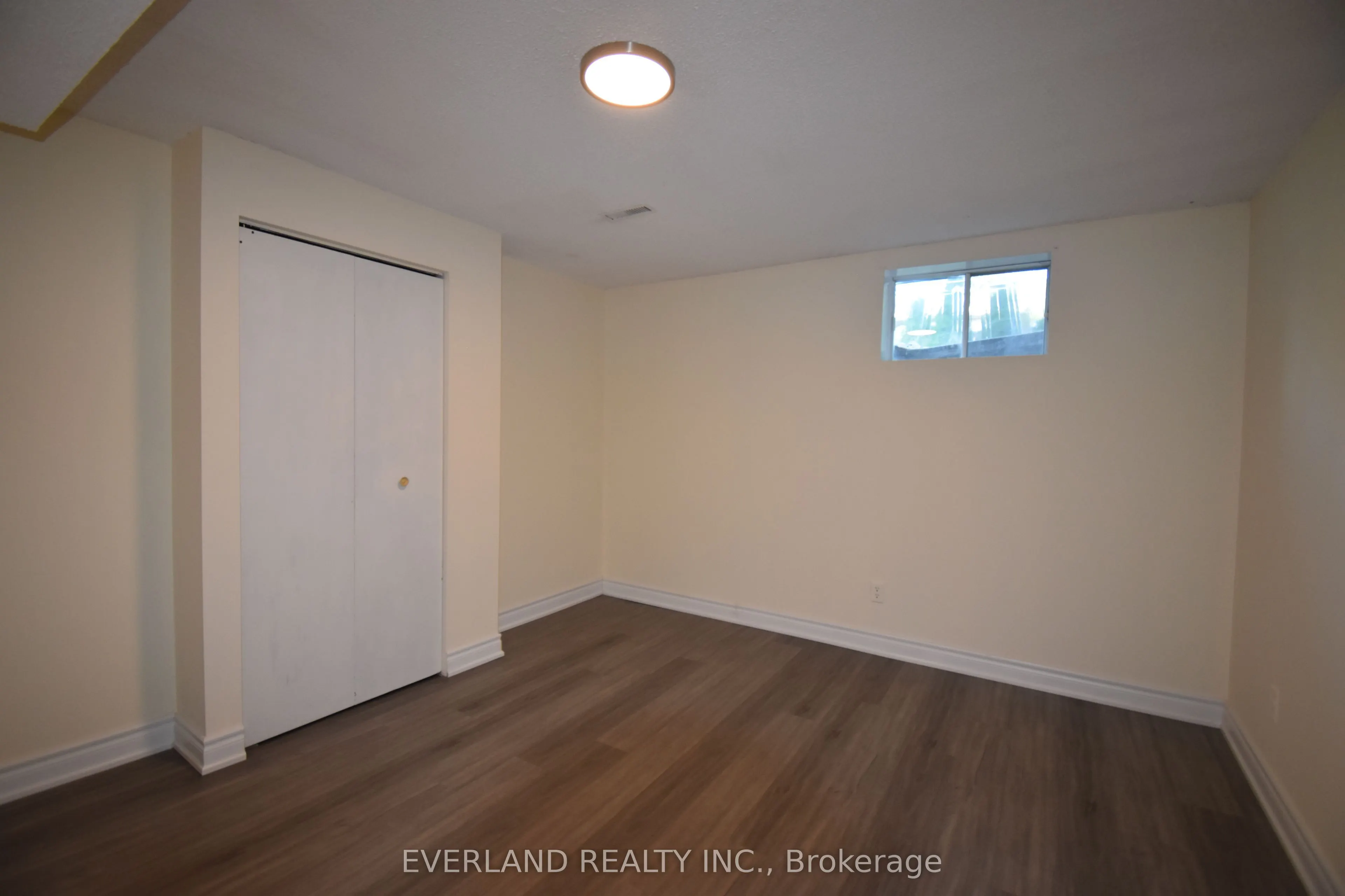1 SHAFTSBURY Avenue, #BASEMENT APT 2 BDRM