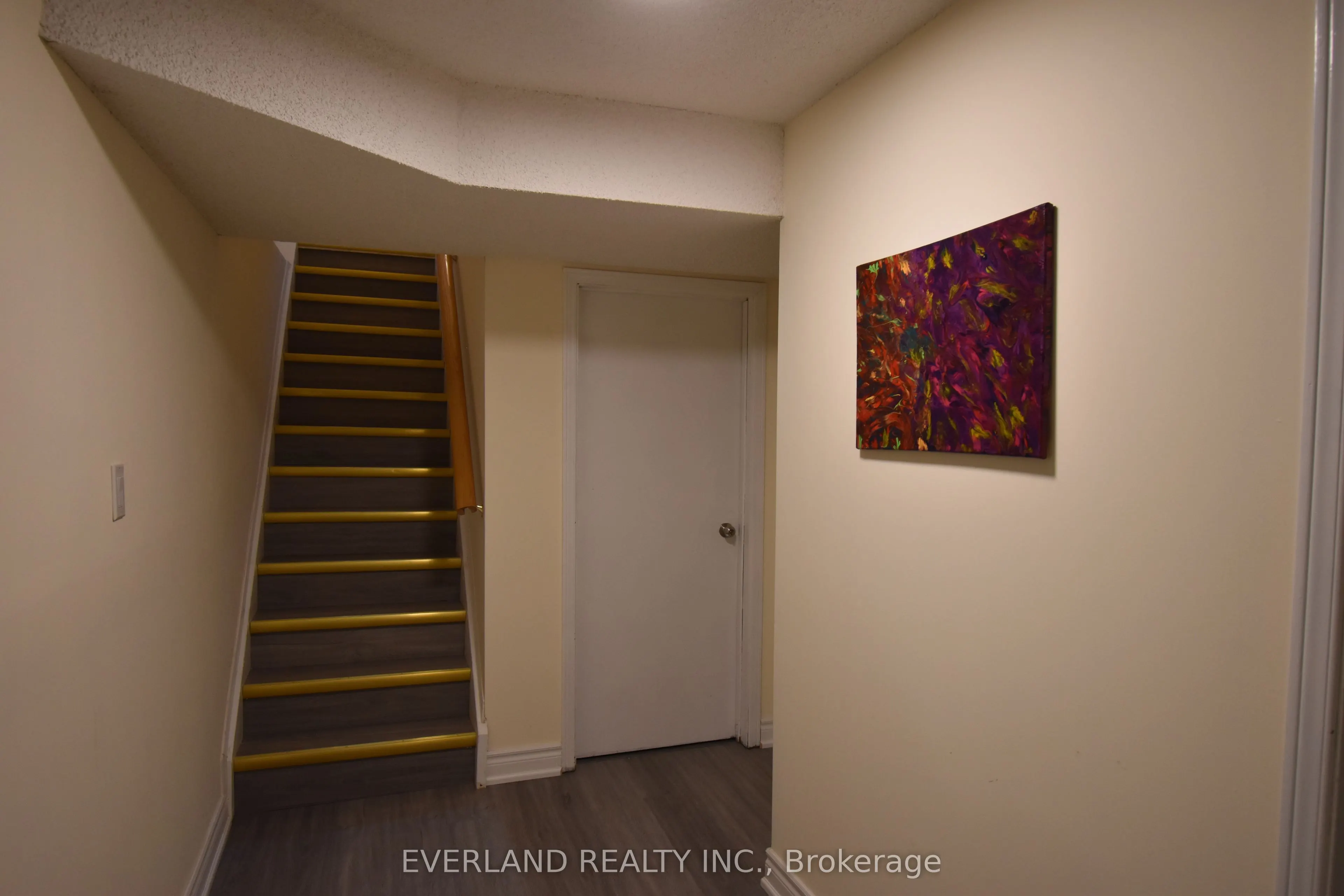 1 SHAFTSBURY Avenue, #BASEMENT APT 2 BDRM