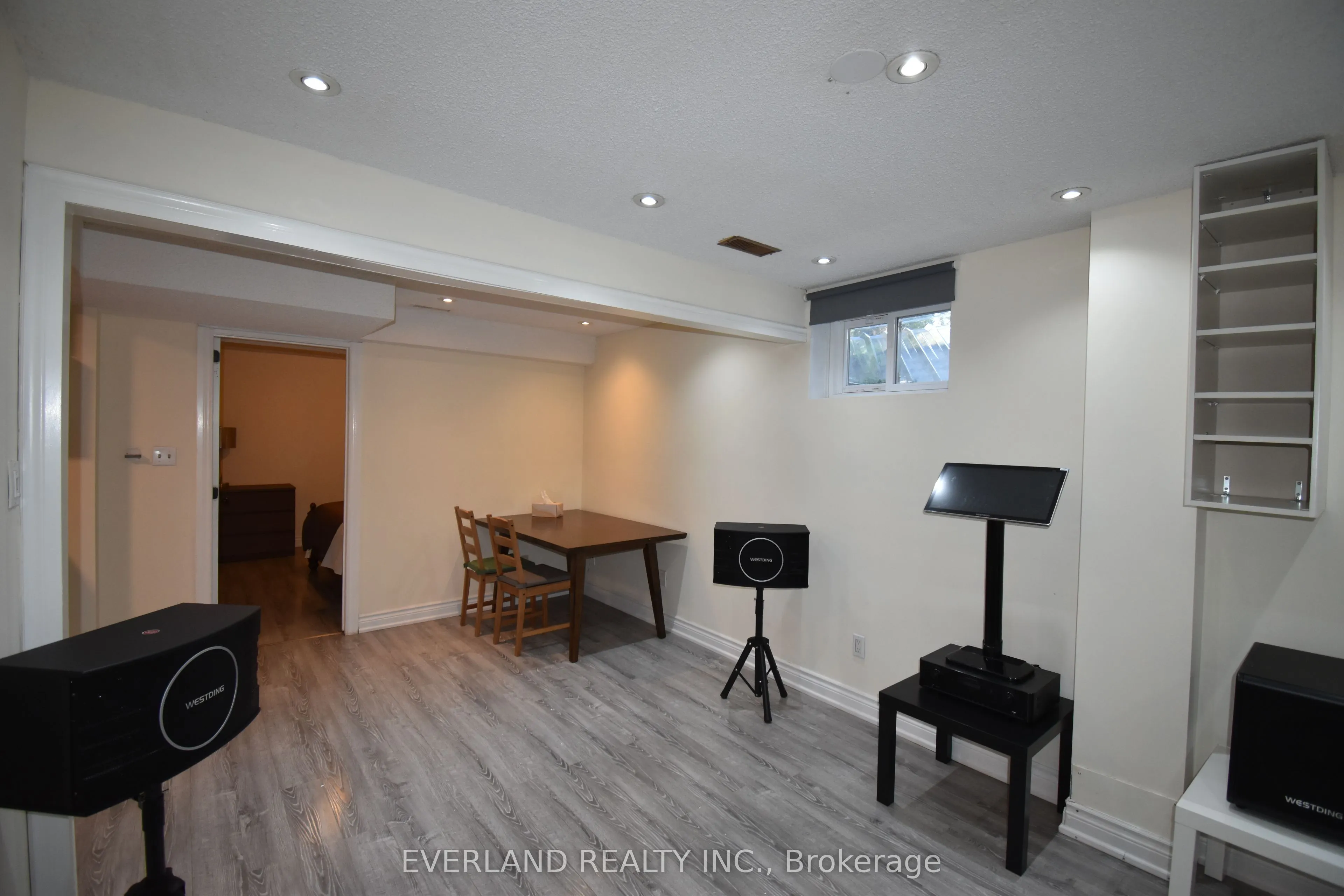 1 SHAFTSBURY Avenue E, #APT 1 BEDROOM