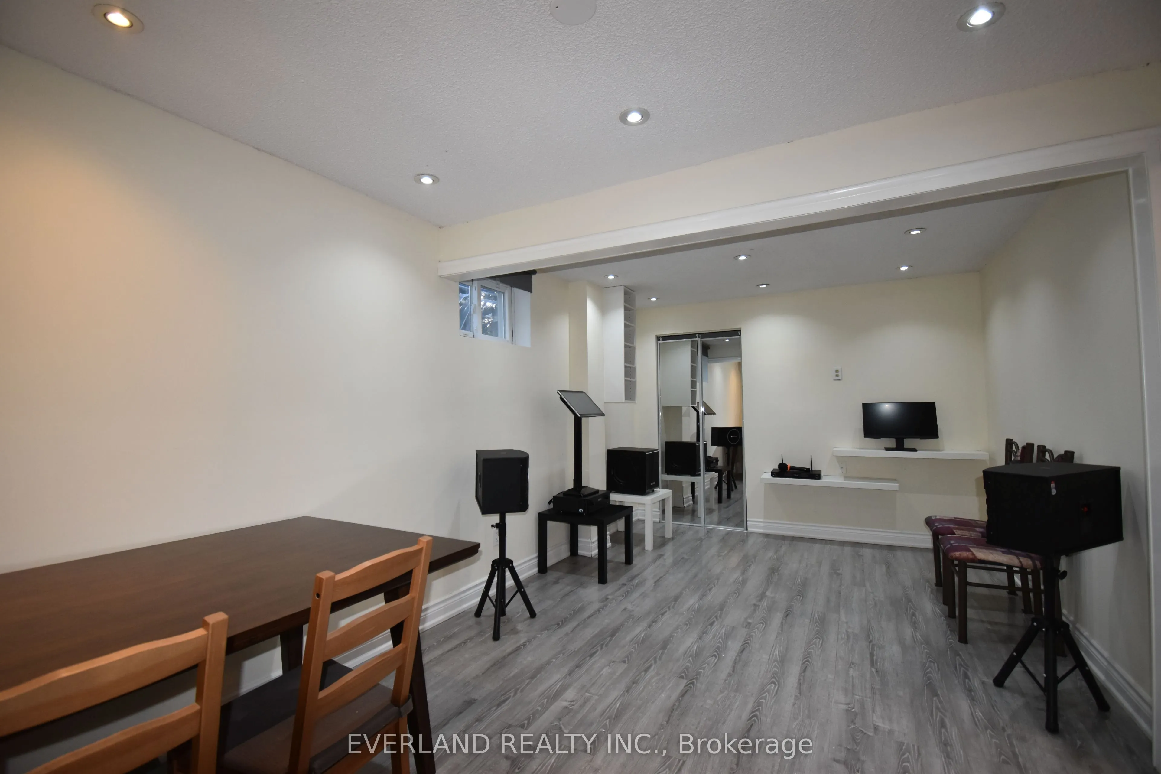 1 SHAFTSBURY Avenue E, #APT 1 BEDROOM