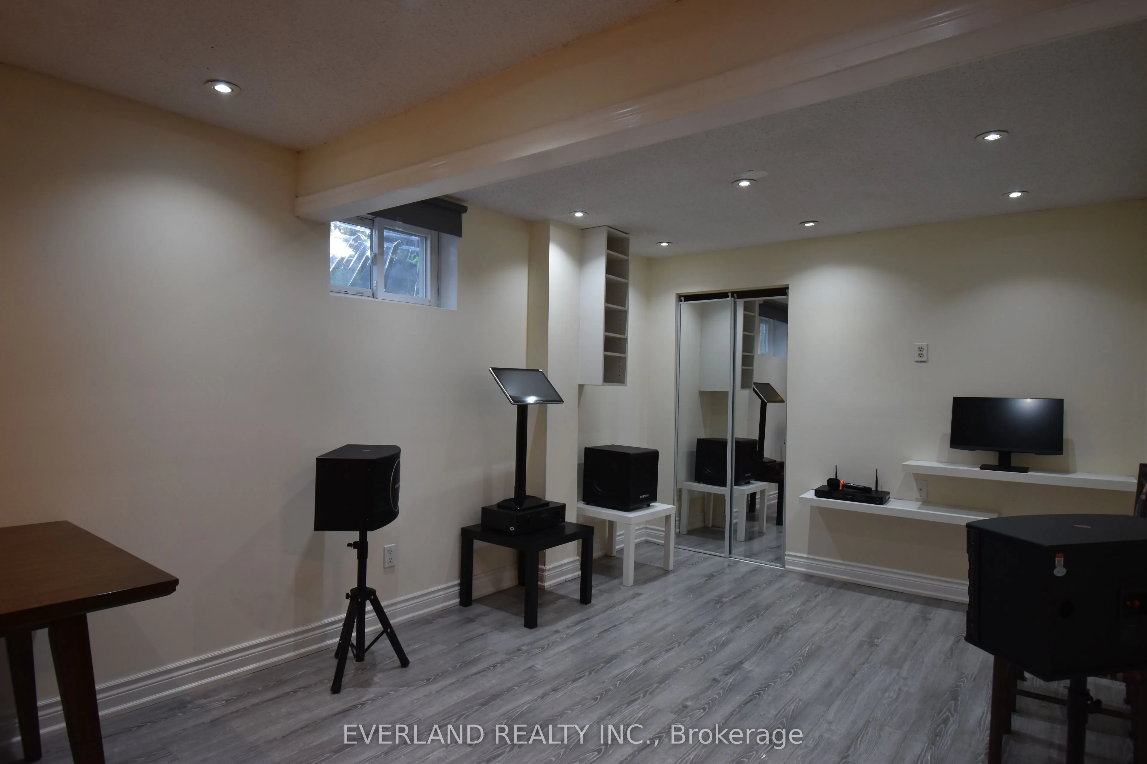 1 SHAFTSBURY Avenue E, #APT 1 BEDROOM