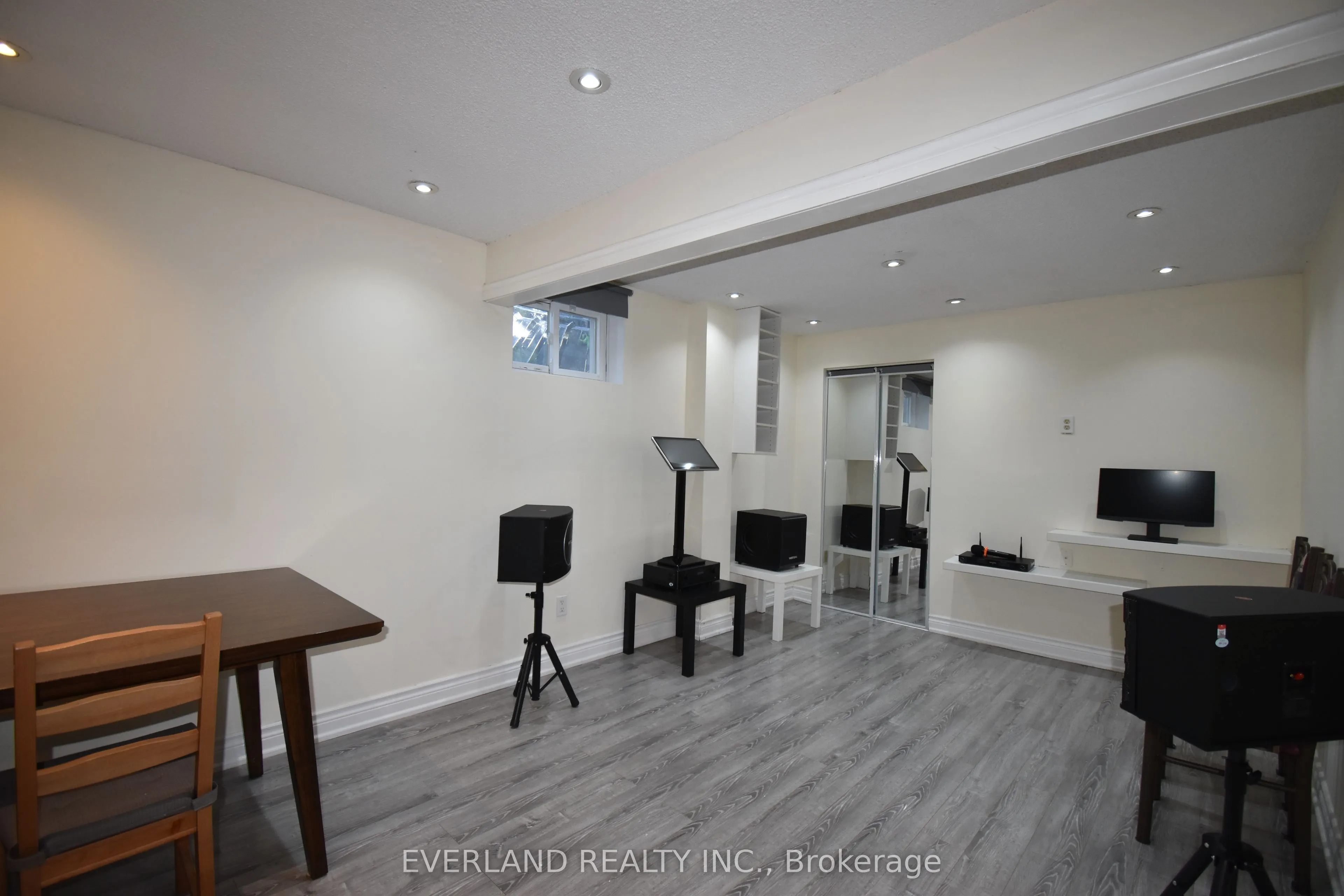 1 SHAFTSBURY Avenue E, #APT 1 BEDROOM