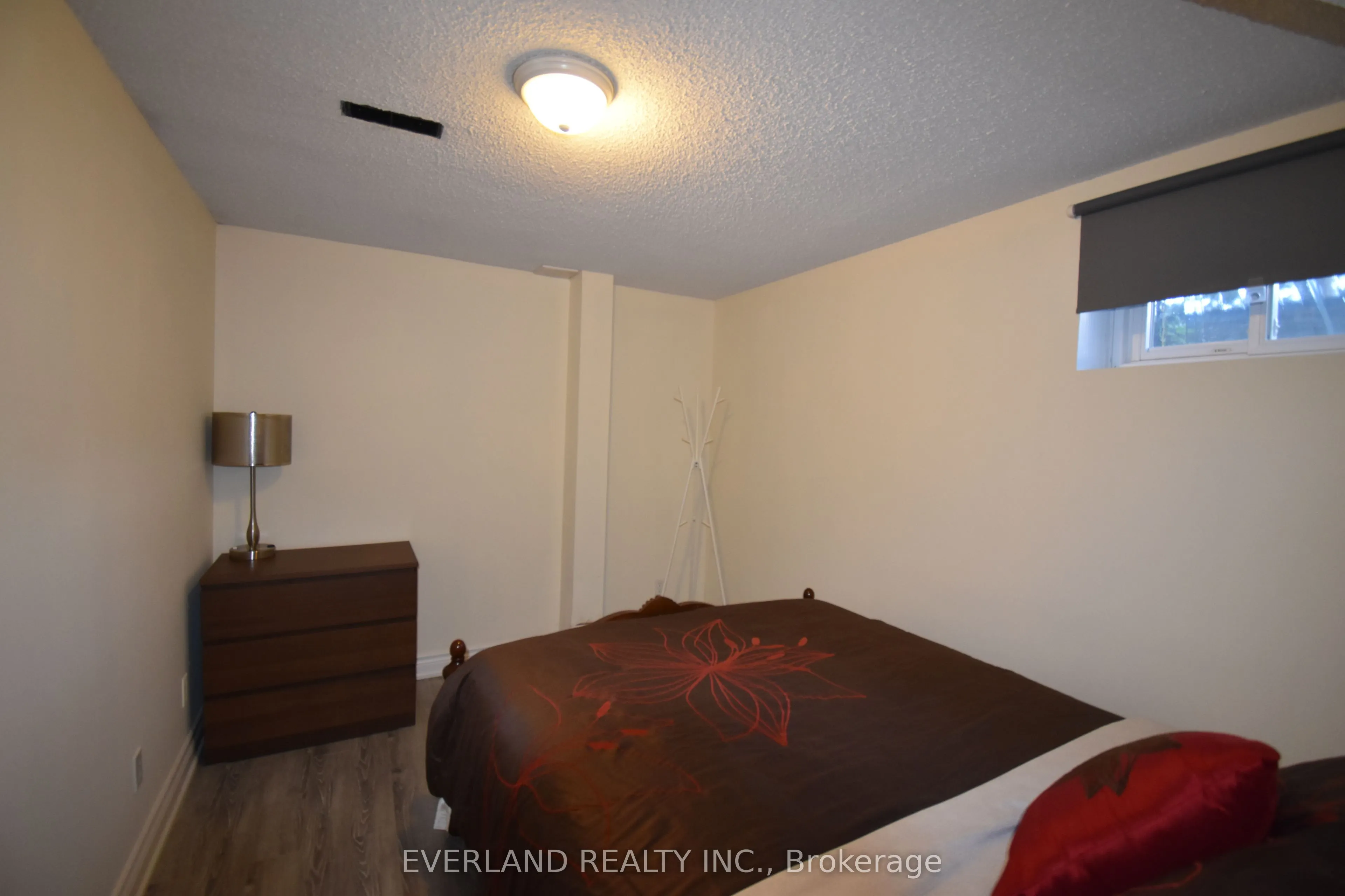 1 SHAFTSBURY Avenue E, #APT 1 BEDROOM