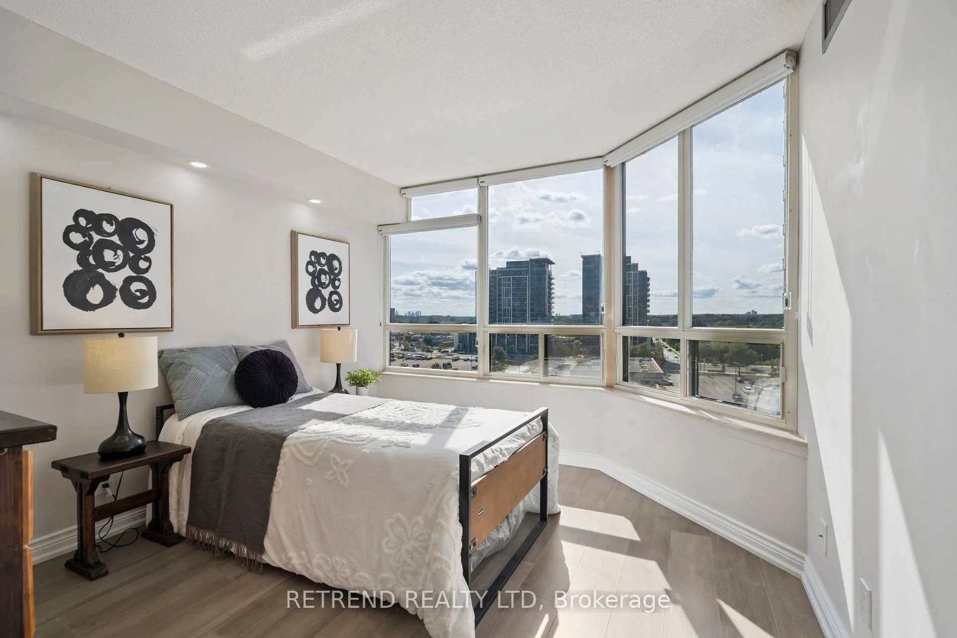 32 Clarissa Drive, #826