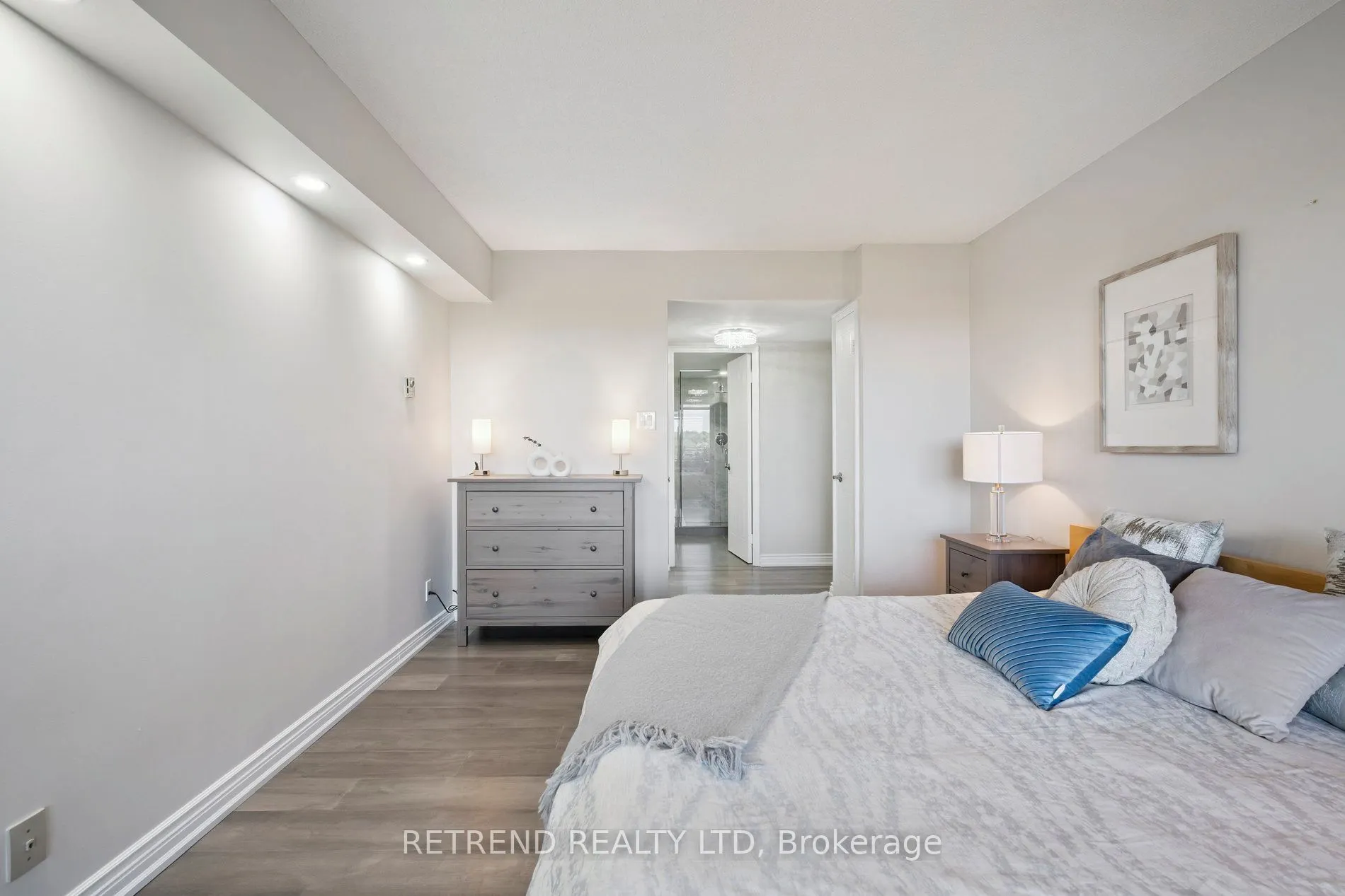 32 Clarissa Drive, #826