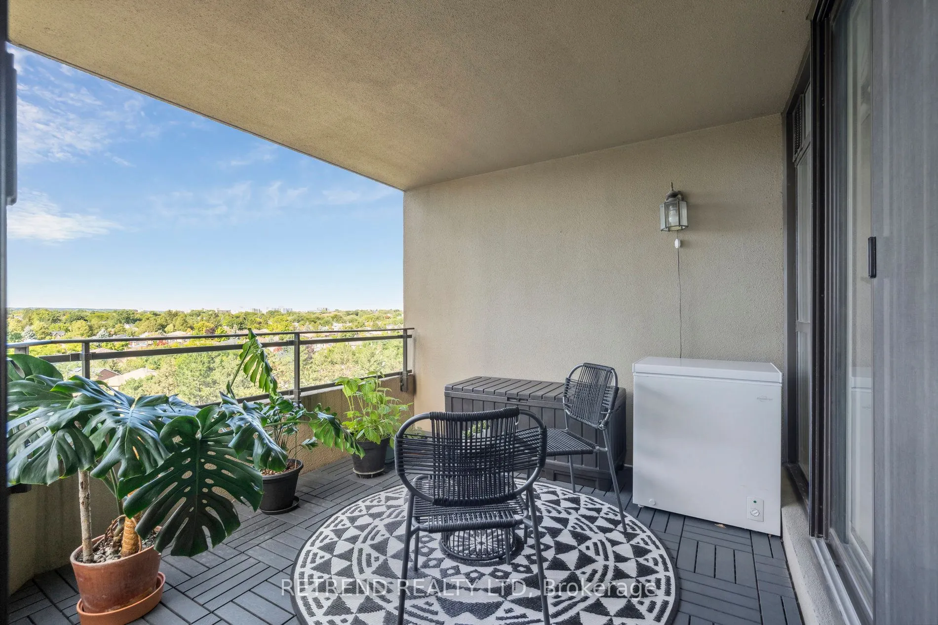32 Clarissa Drive, #826
