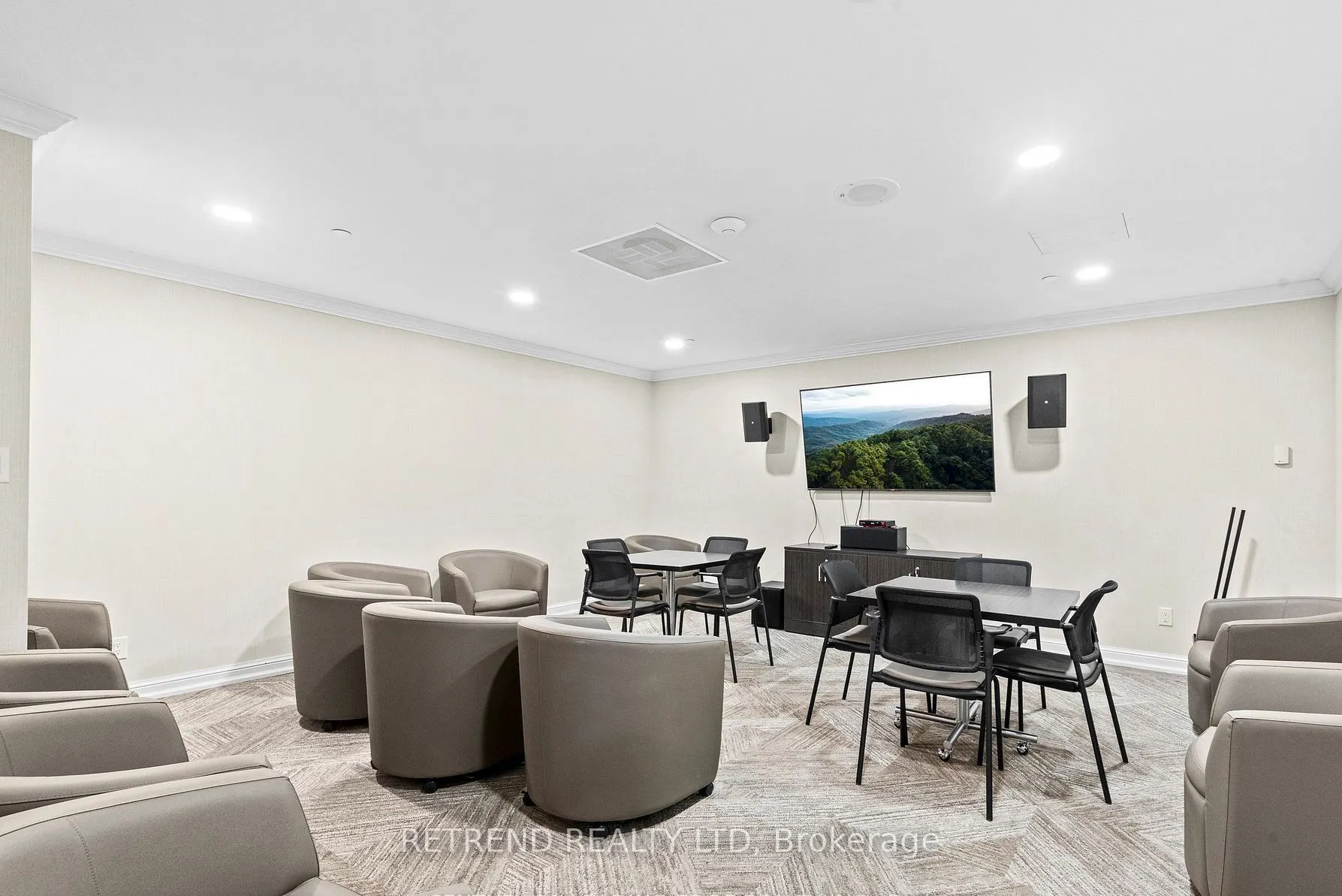 32 Clarissa Drive, #826