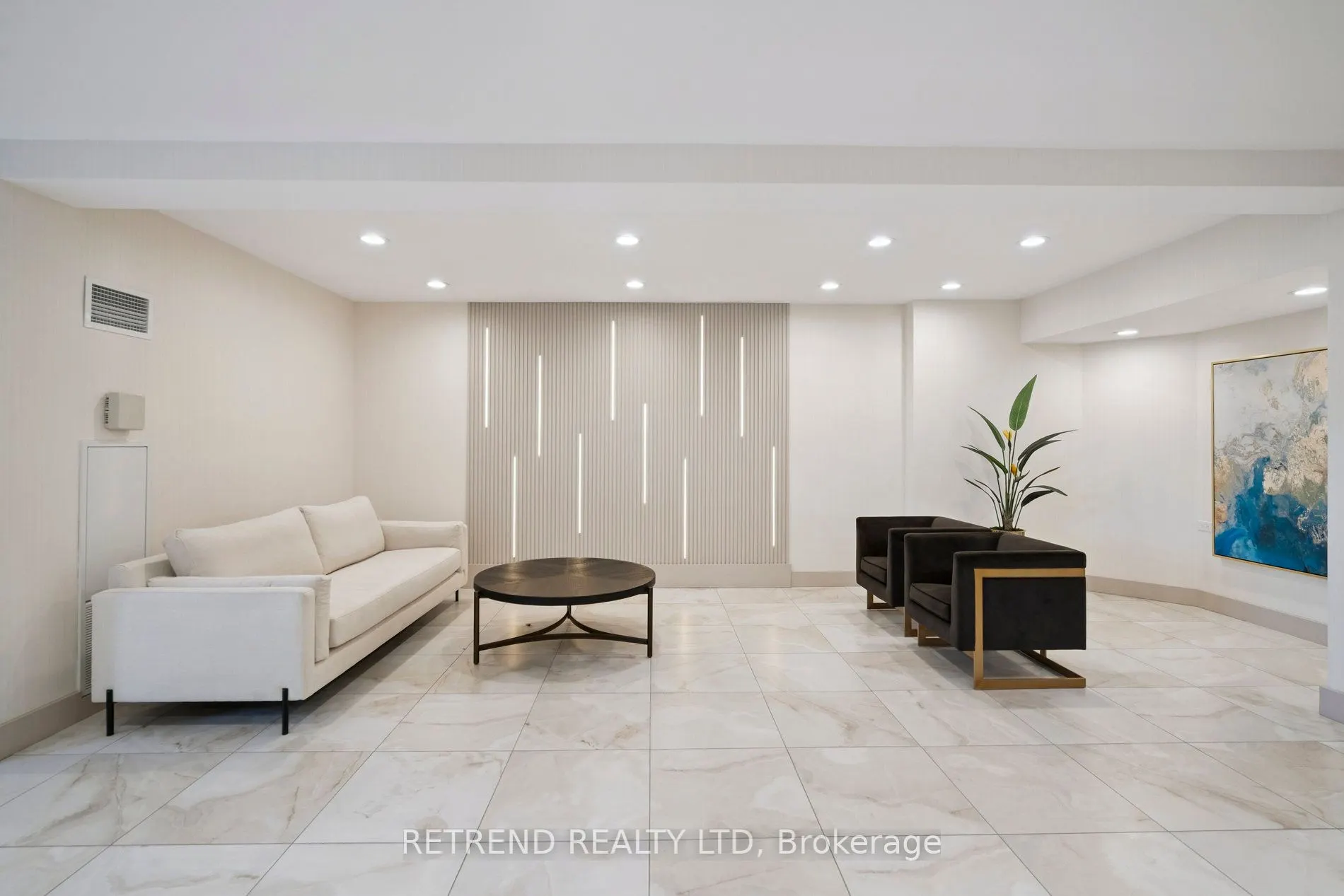 32 Clarissa Drive, #826