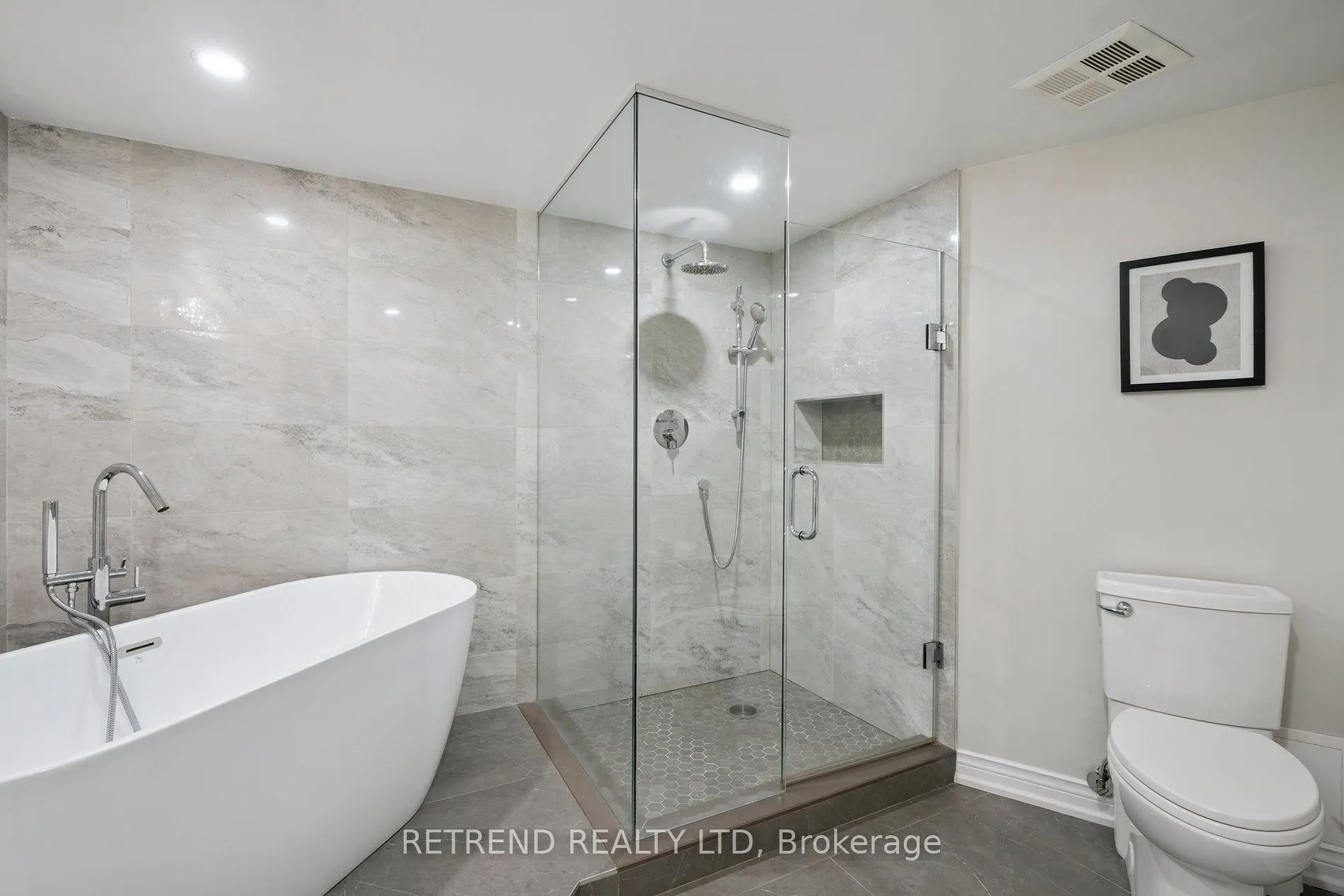 32 Clarissa Drive, #826