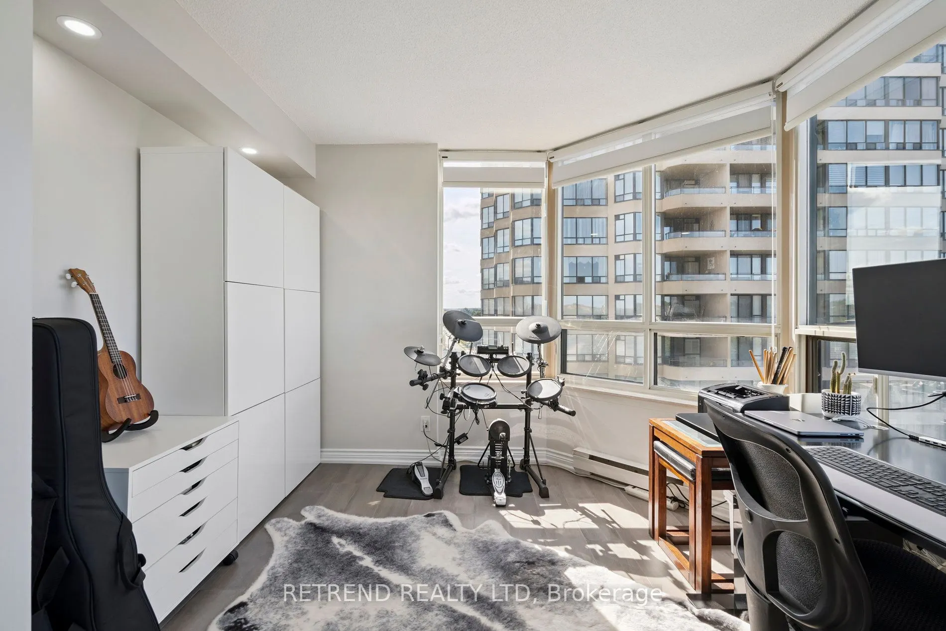 32 Clarissa Drive, #826