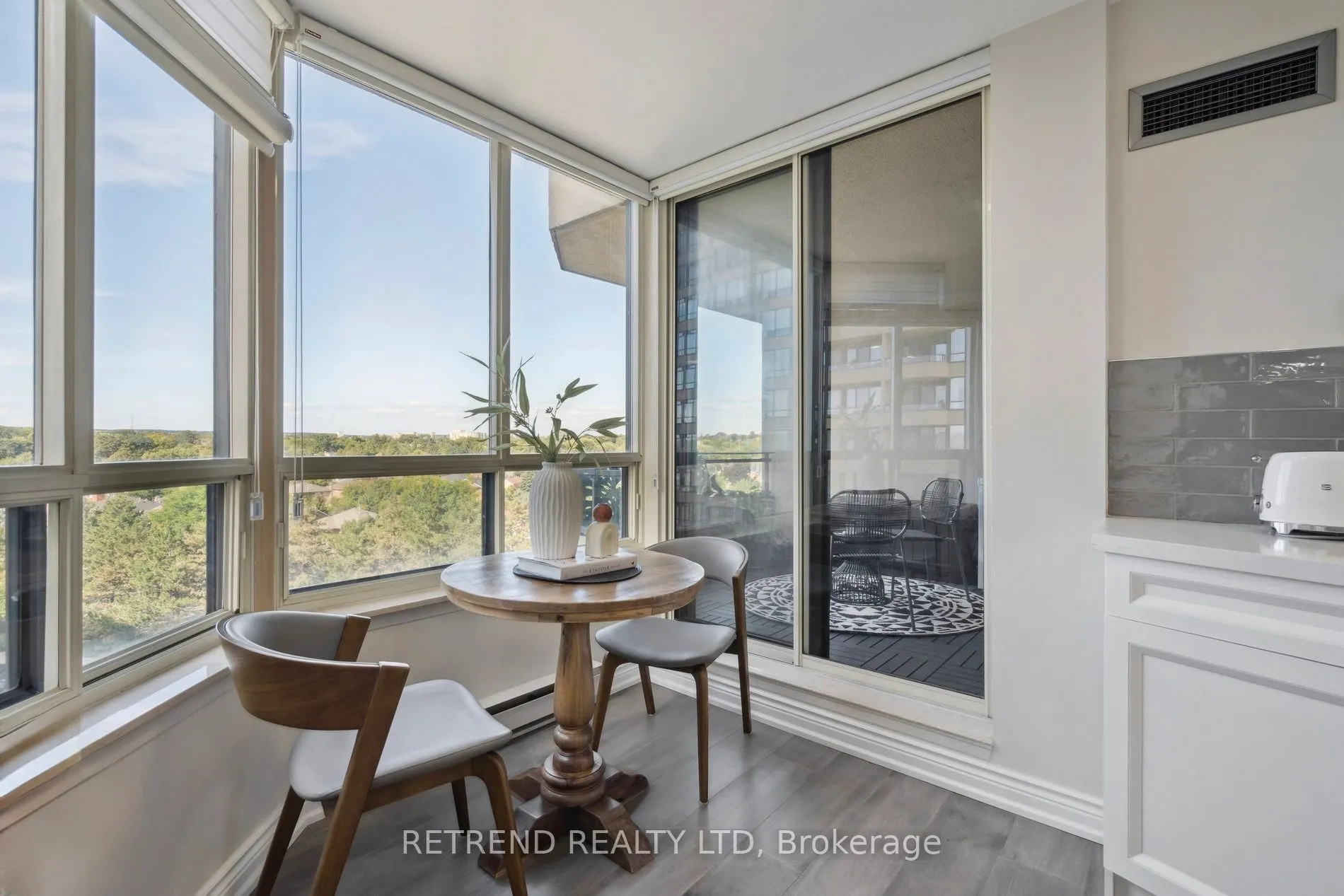 32 Clarissa Drive, #826