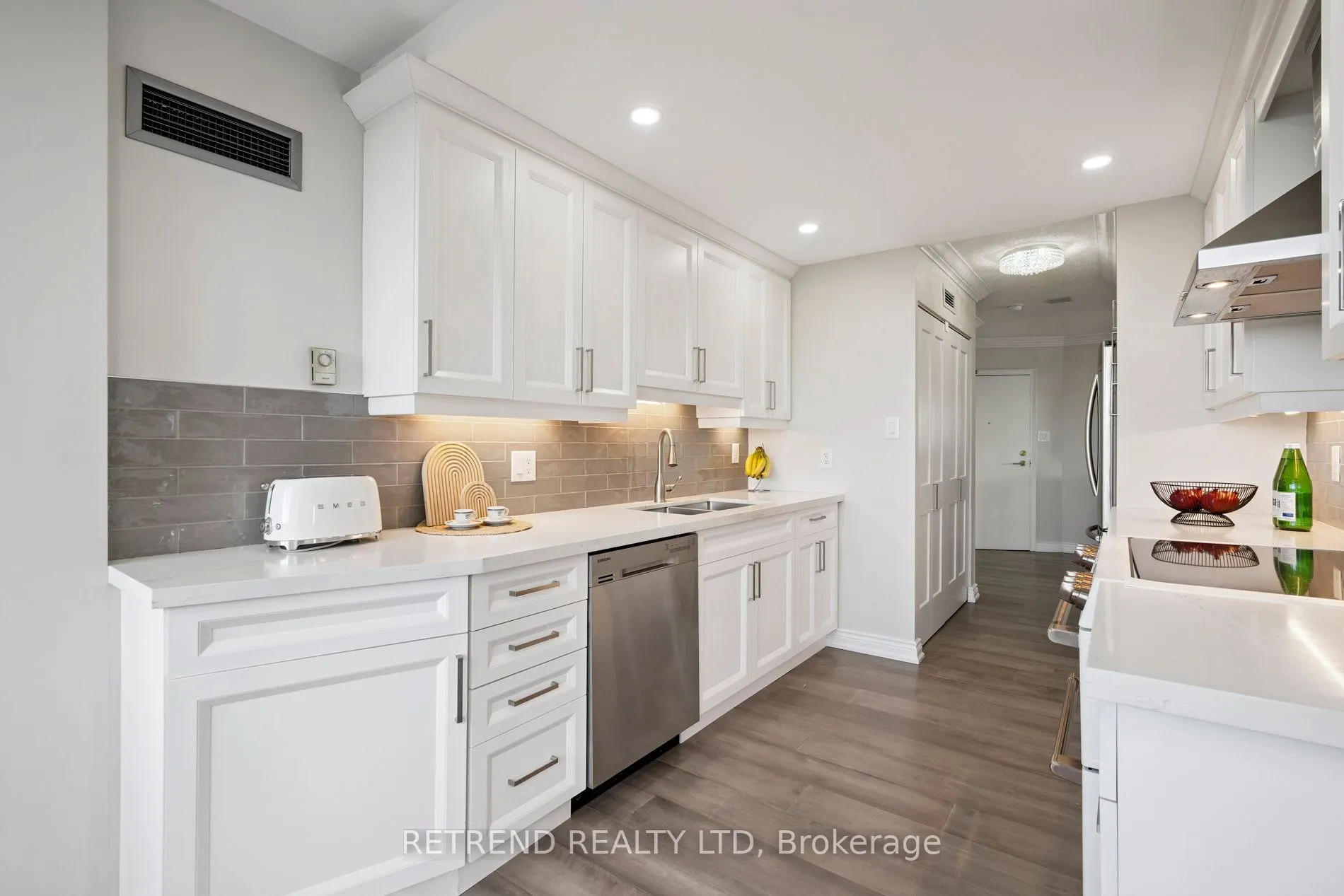 32 Clarissa Drive, #826