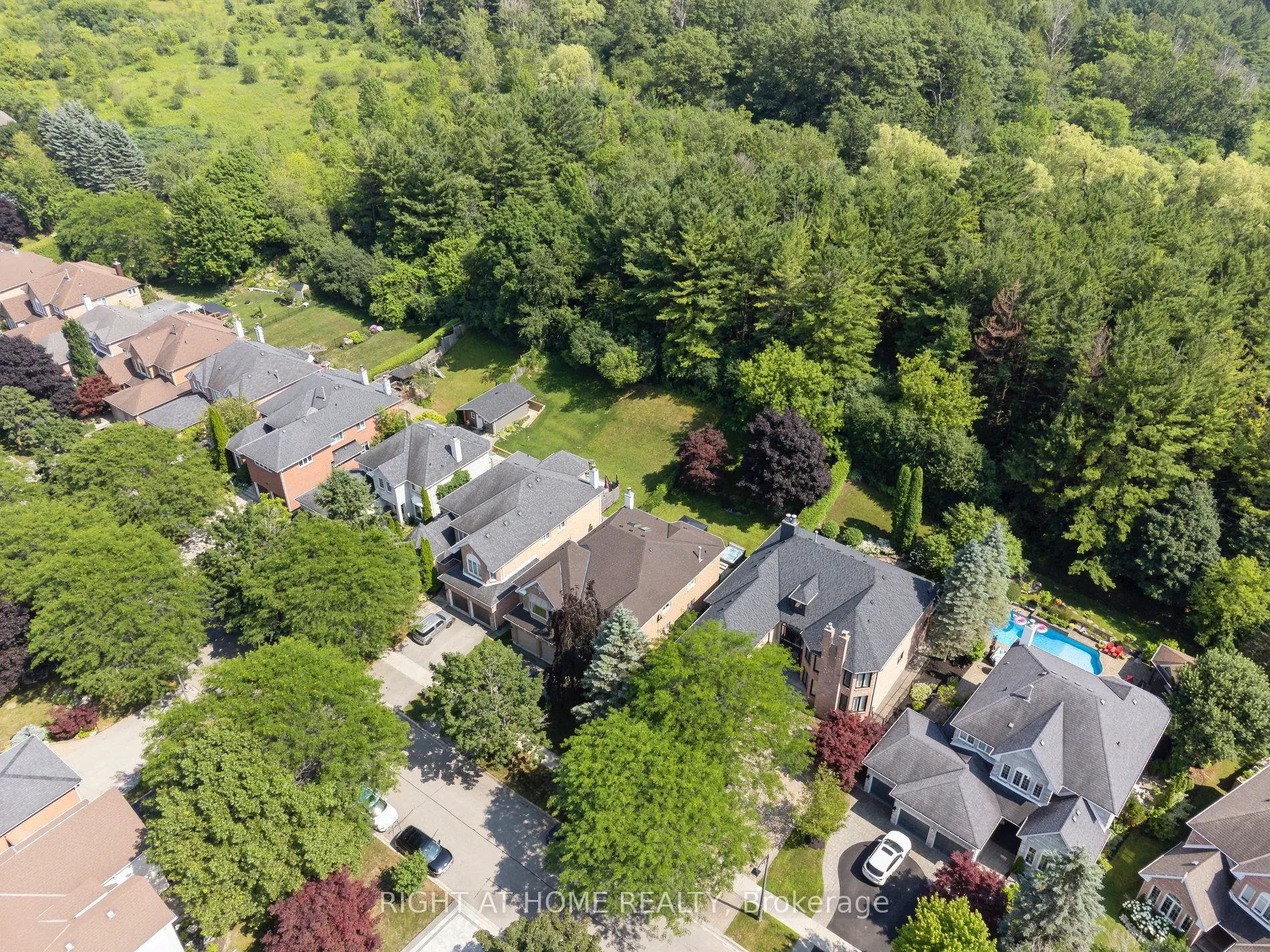 100 Carlyle Crescent