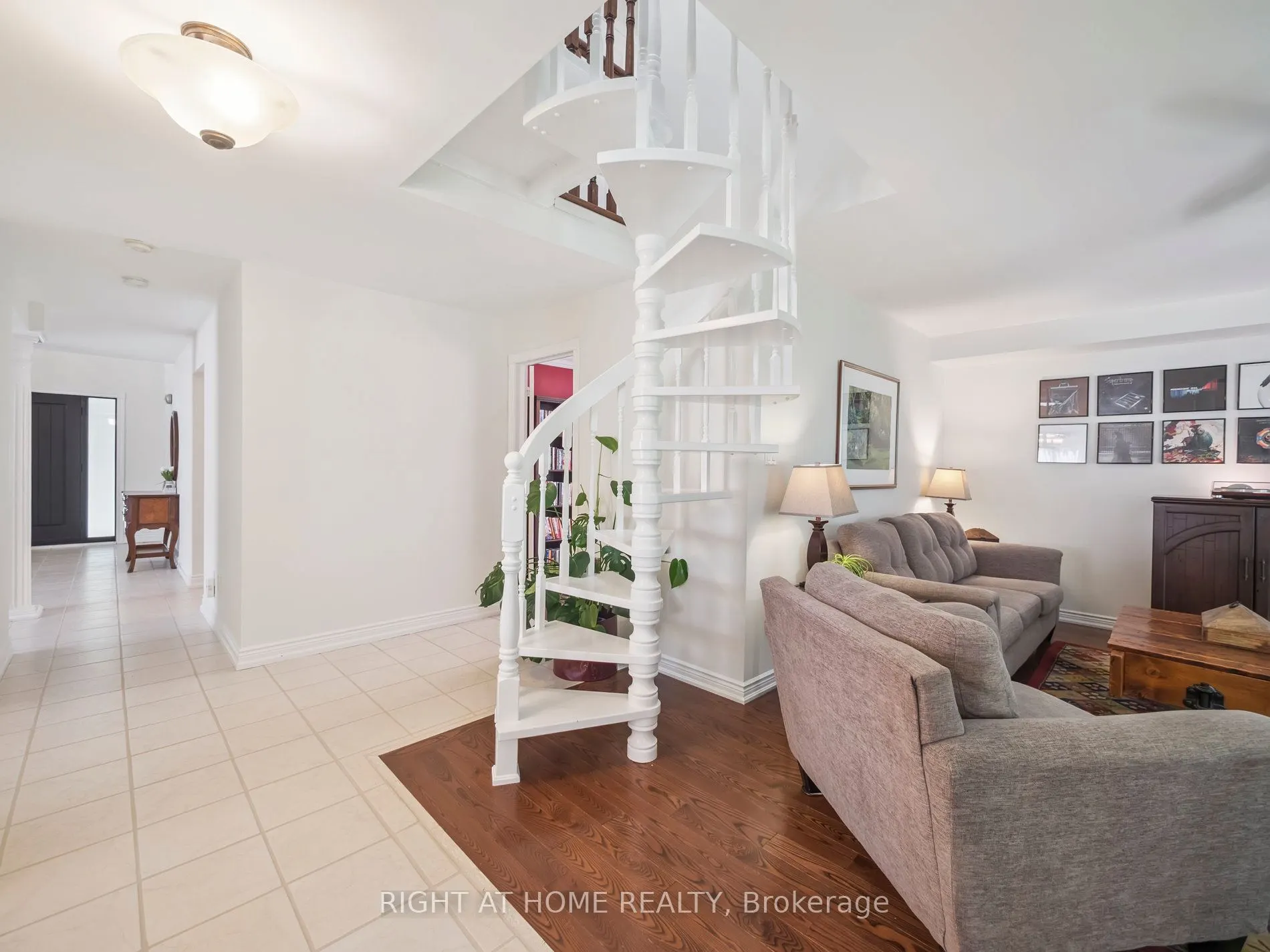 100 Carlyle Crescent