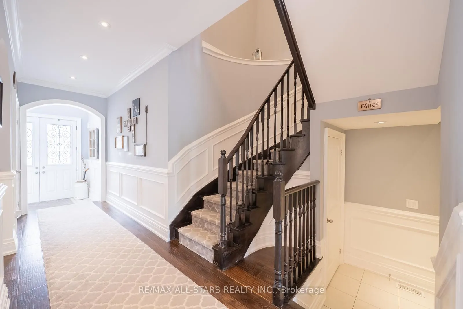 61 Manor Forest Road