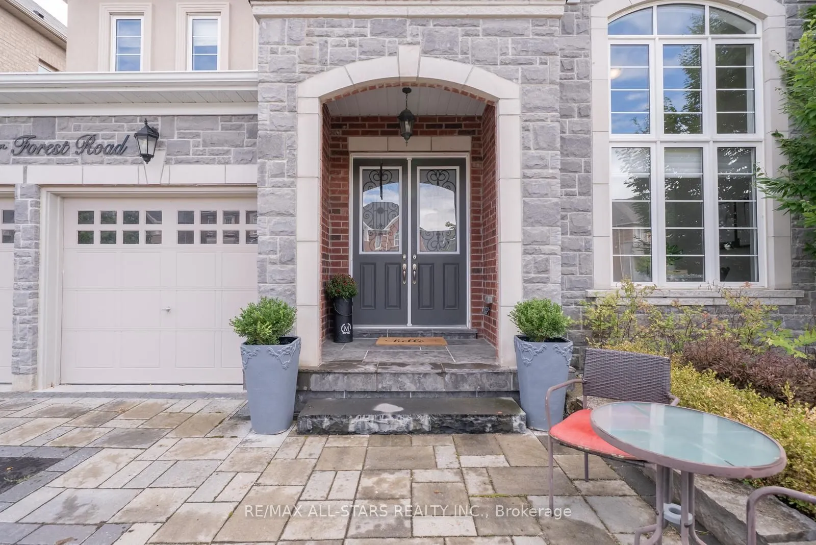 61 Manor Forest Road