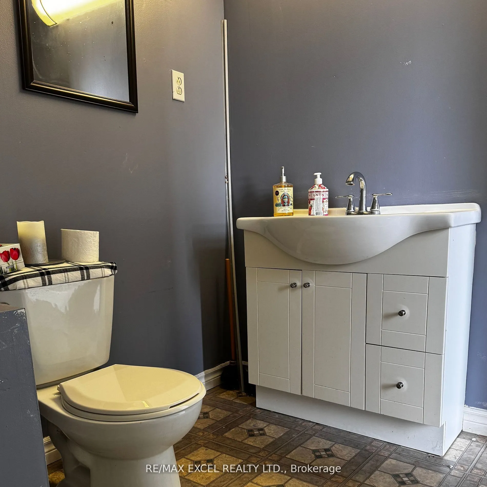 6280 Main Street, #& 6282