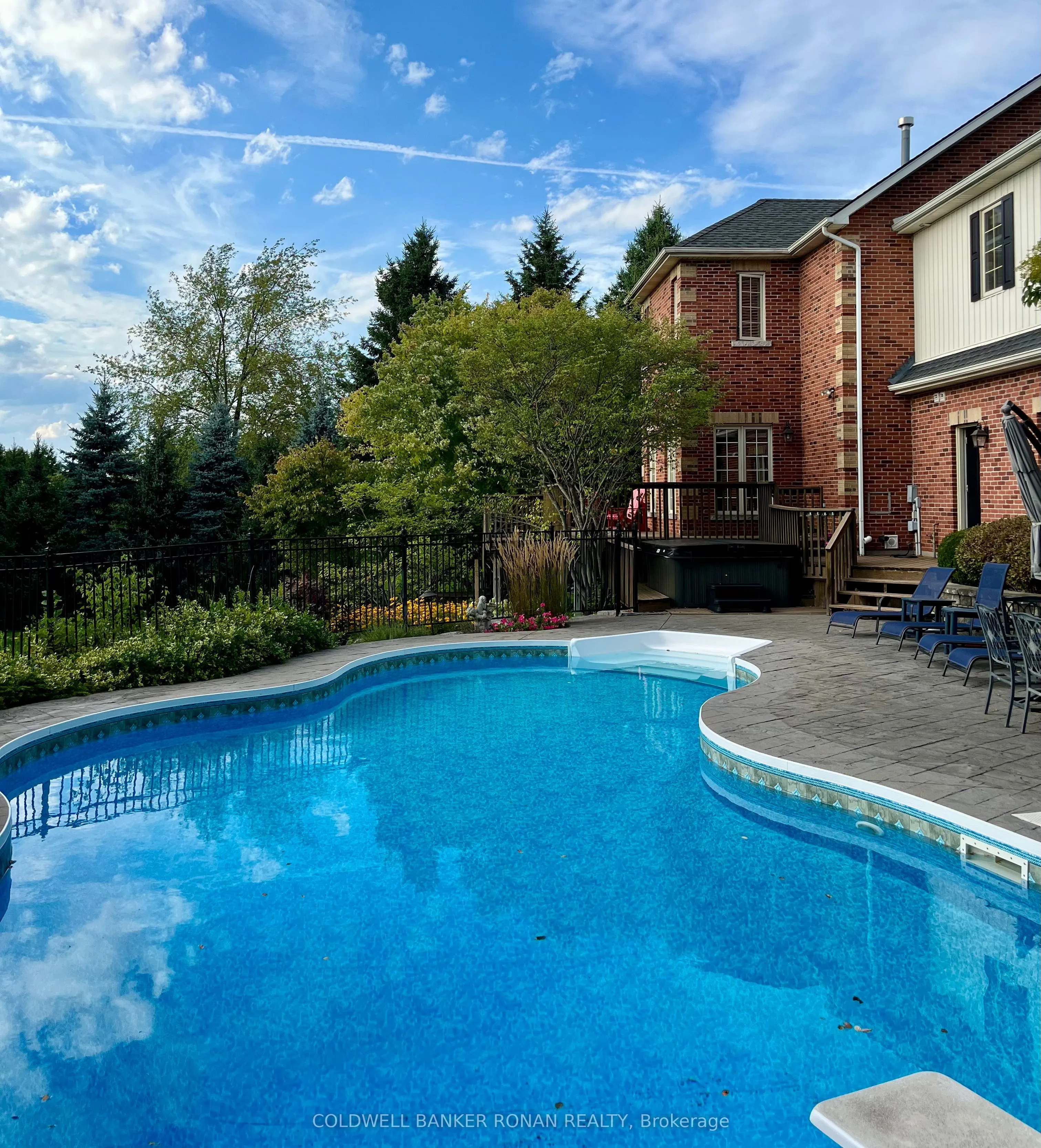 38 Tecumseth Heights Drive