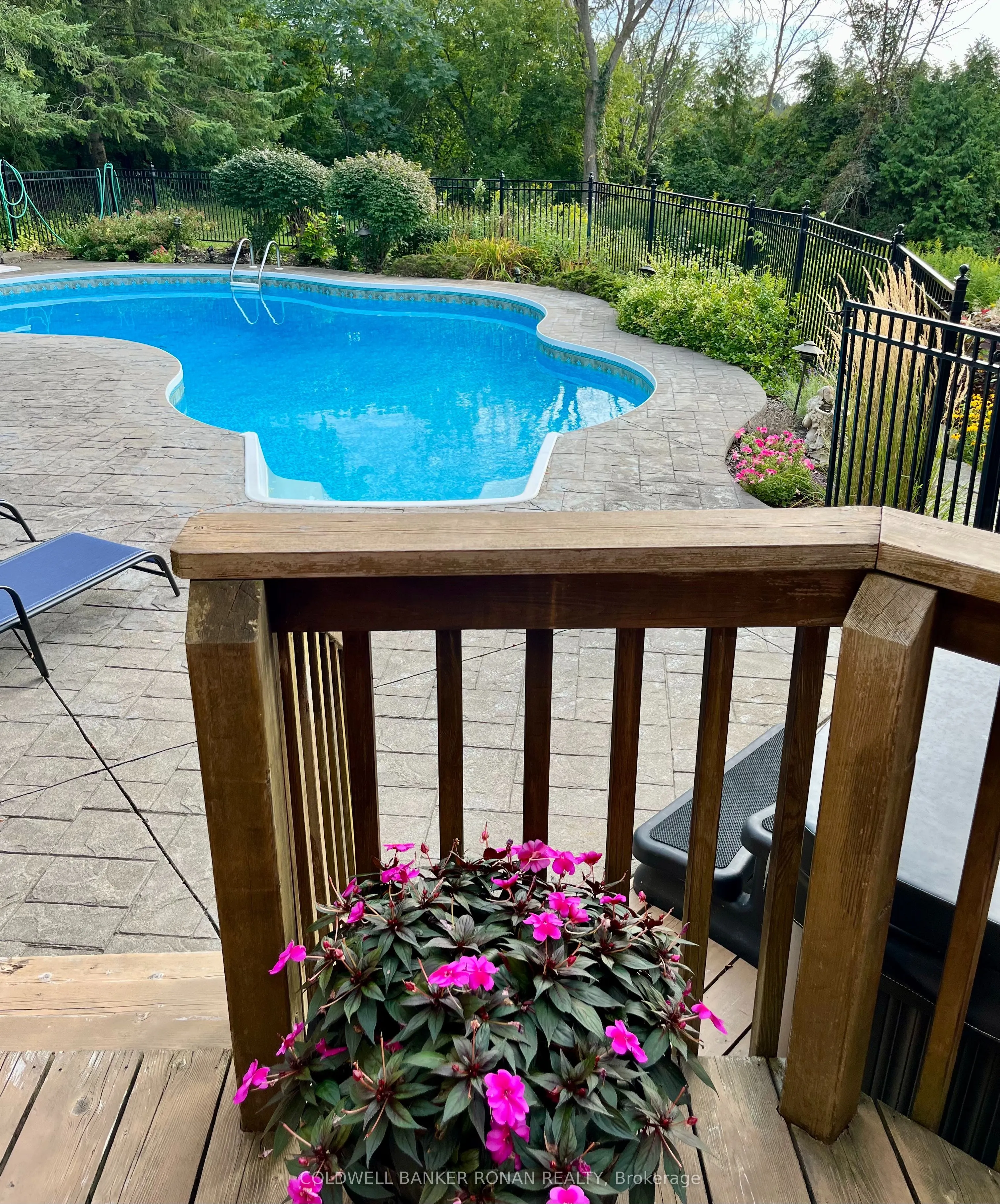 38 Tecumseth Heights Drive