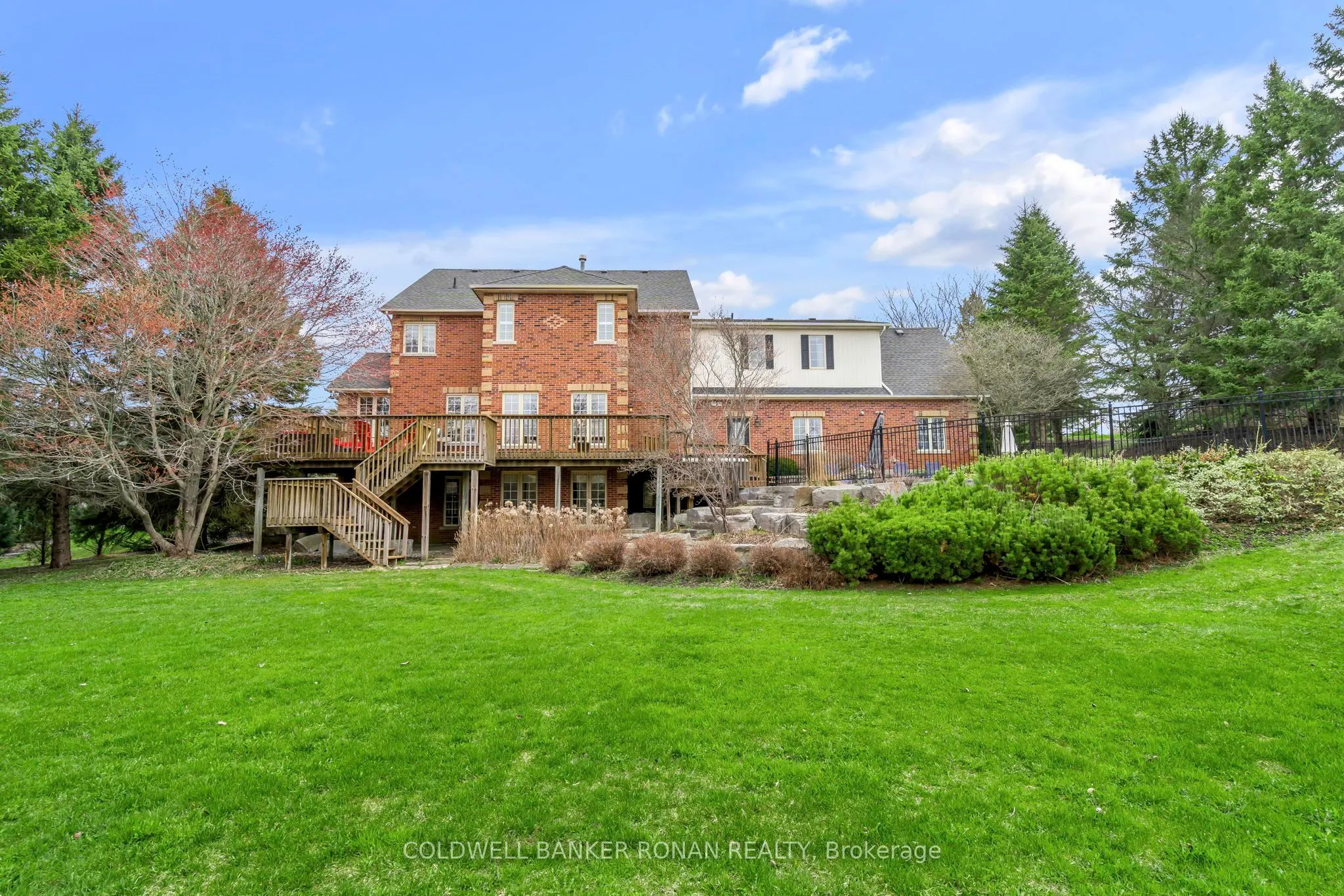 38 Tecumseth Heights Drive