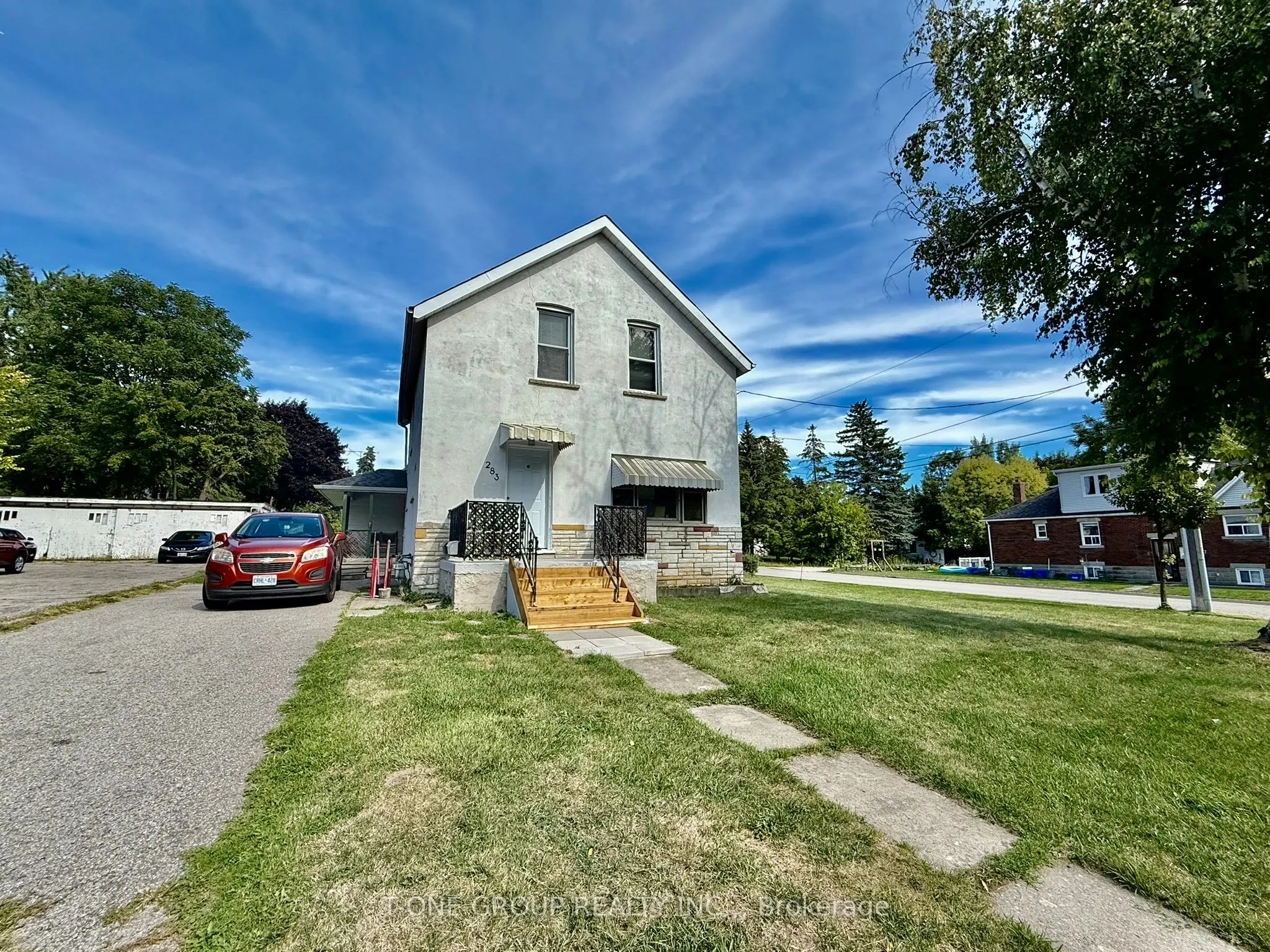 283 Main Street N, #Upper