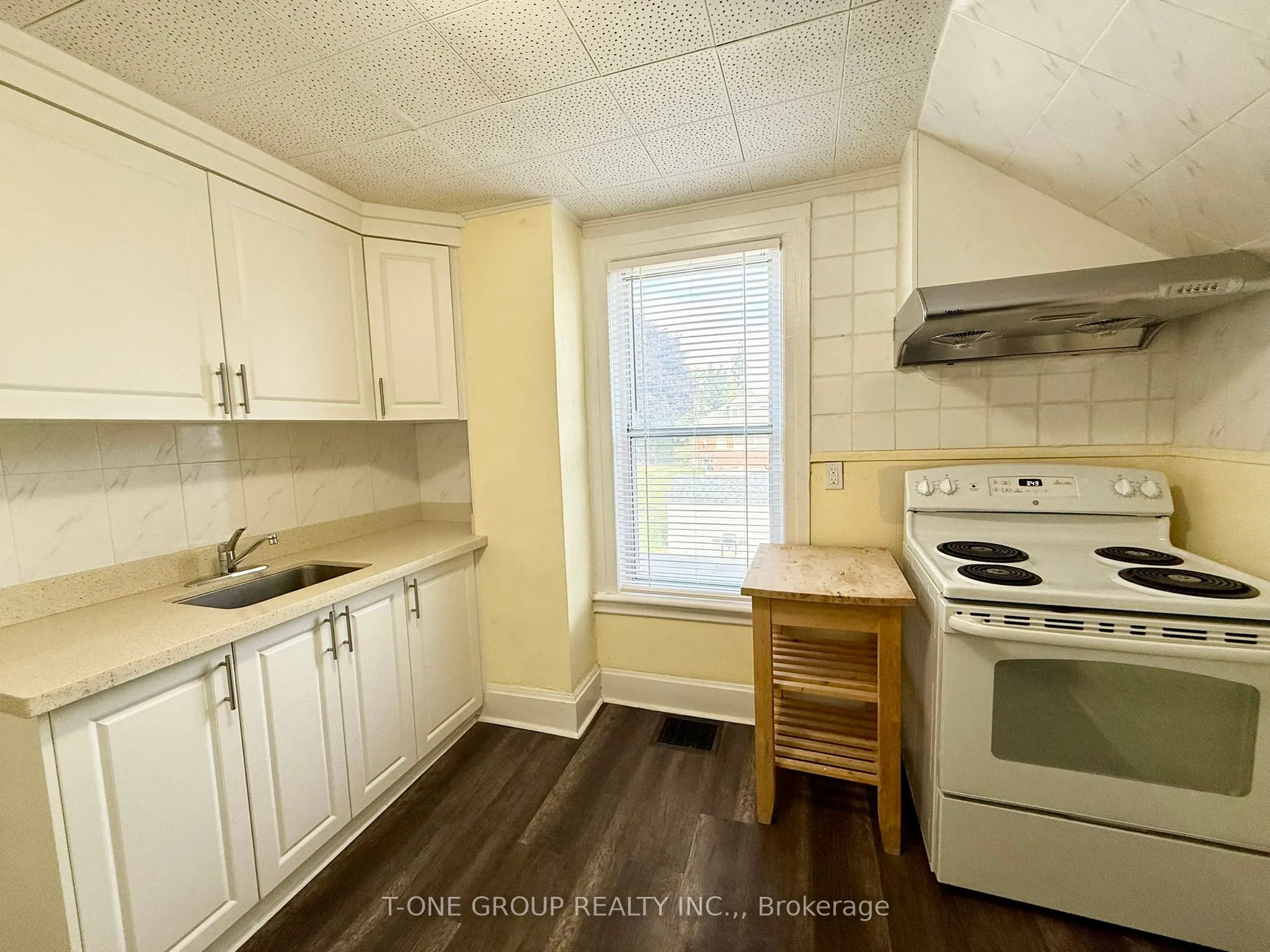283 Main Street N, #Upper