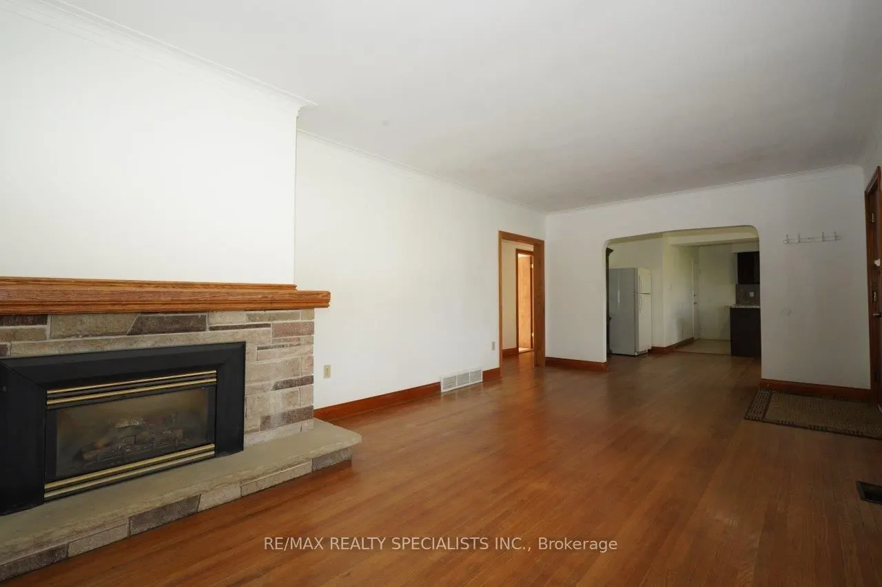 17 Gormley Road W