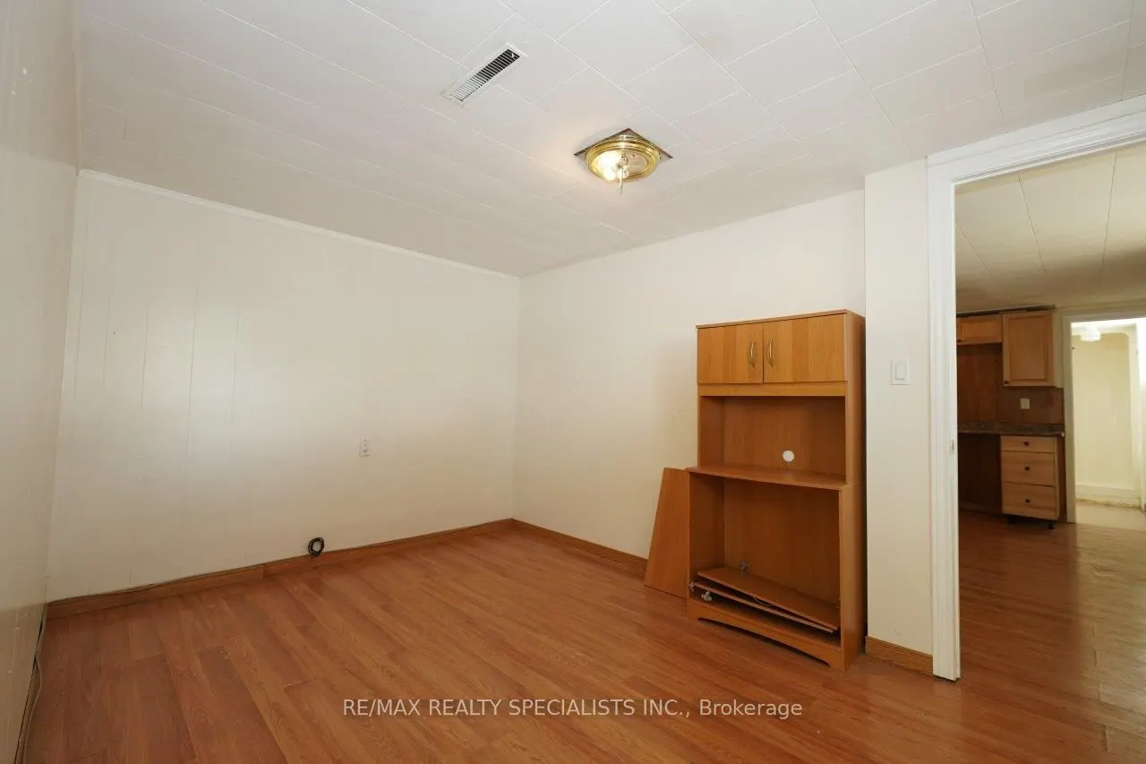 17 Gormley Road W