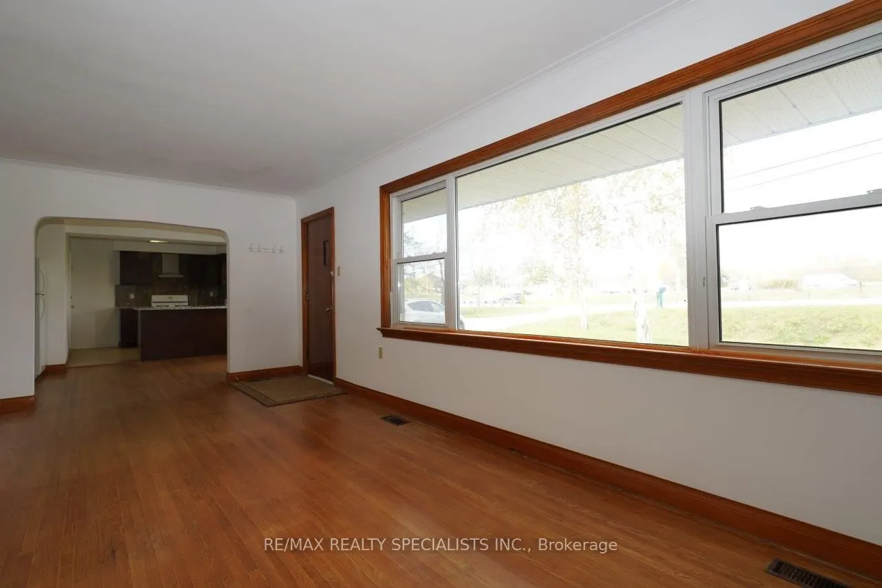 17 Gormley Road W