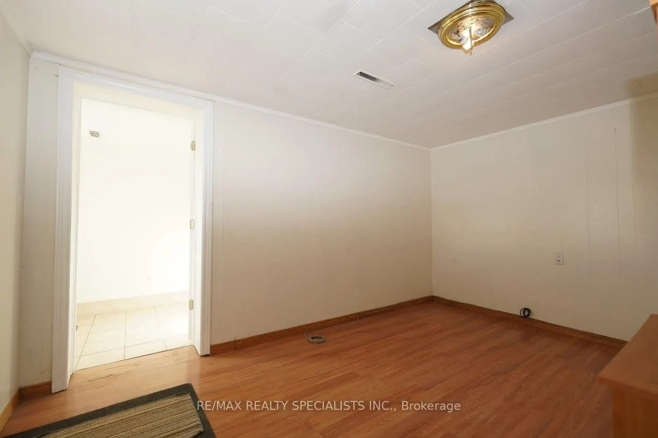 17 Gormley Road W