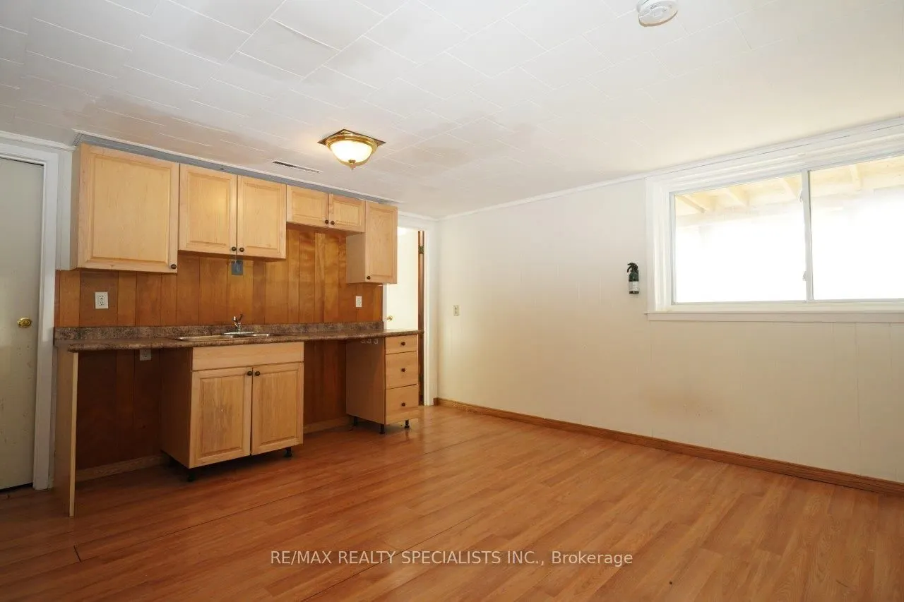 17 Gormley Road W