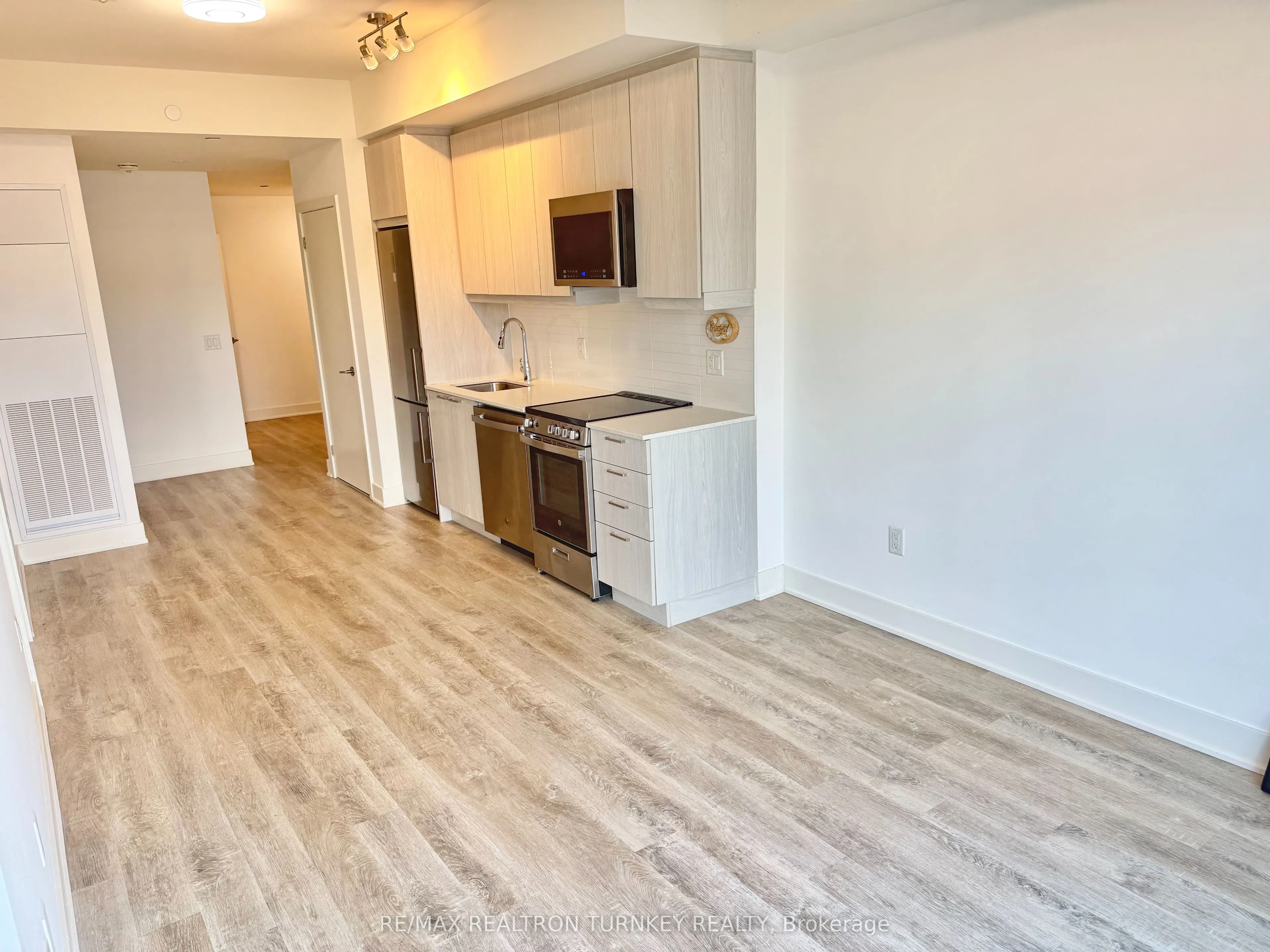 185 Deerfield Road, #018