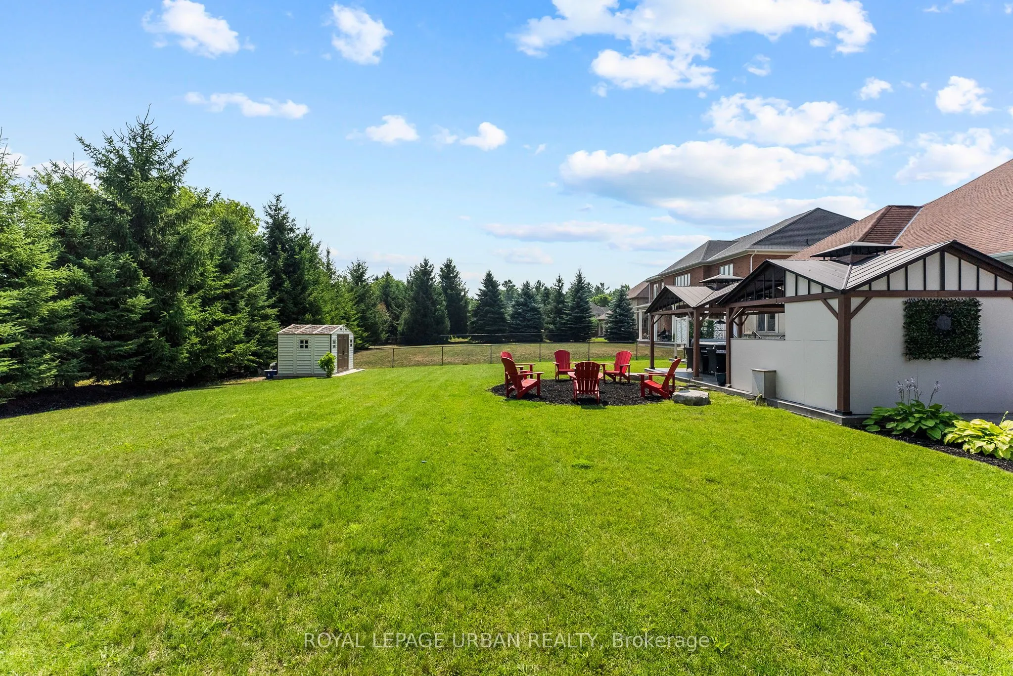 15 Country Club Crescent