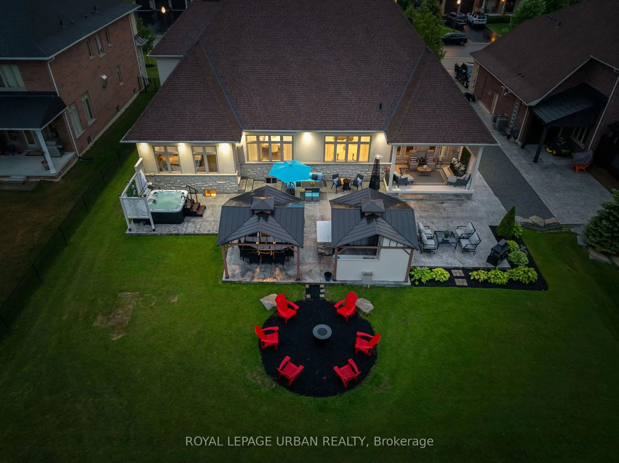 15 Country Club Crescent