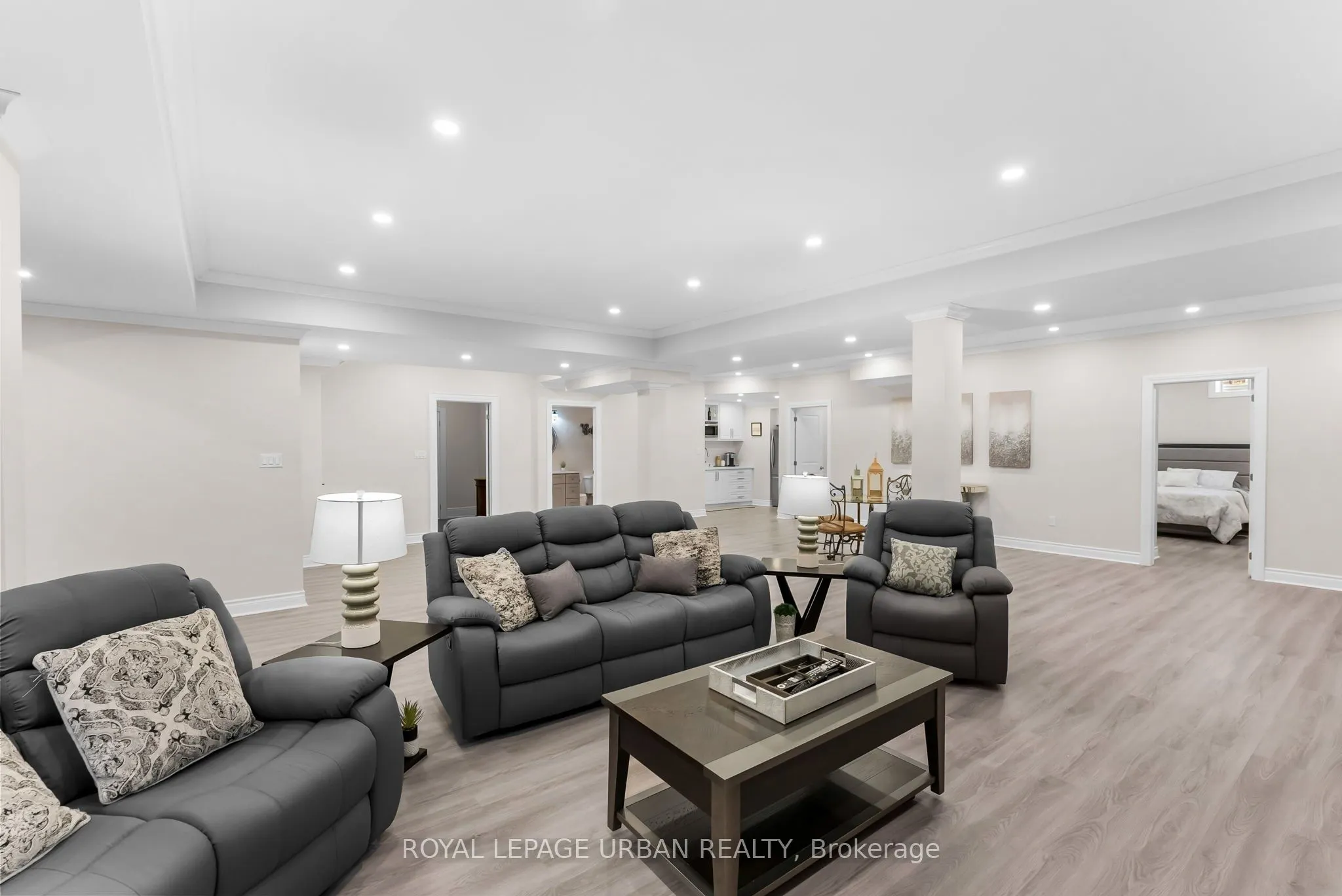 15 Country Club Crescent