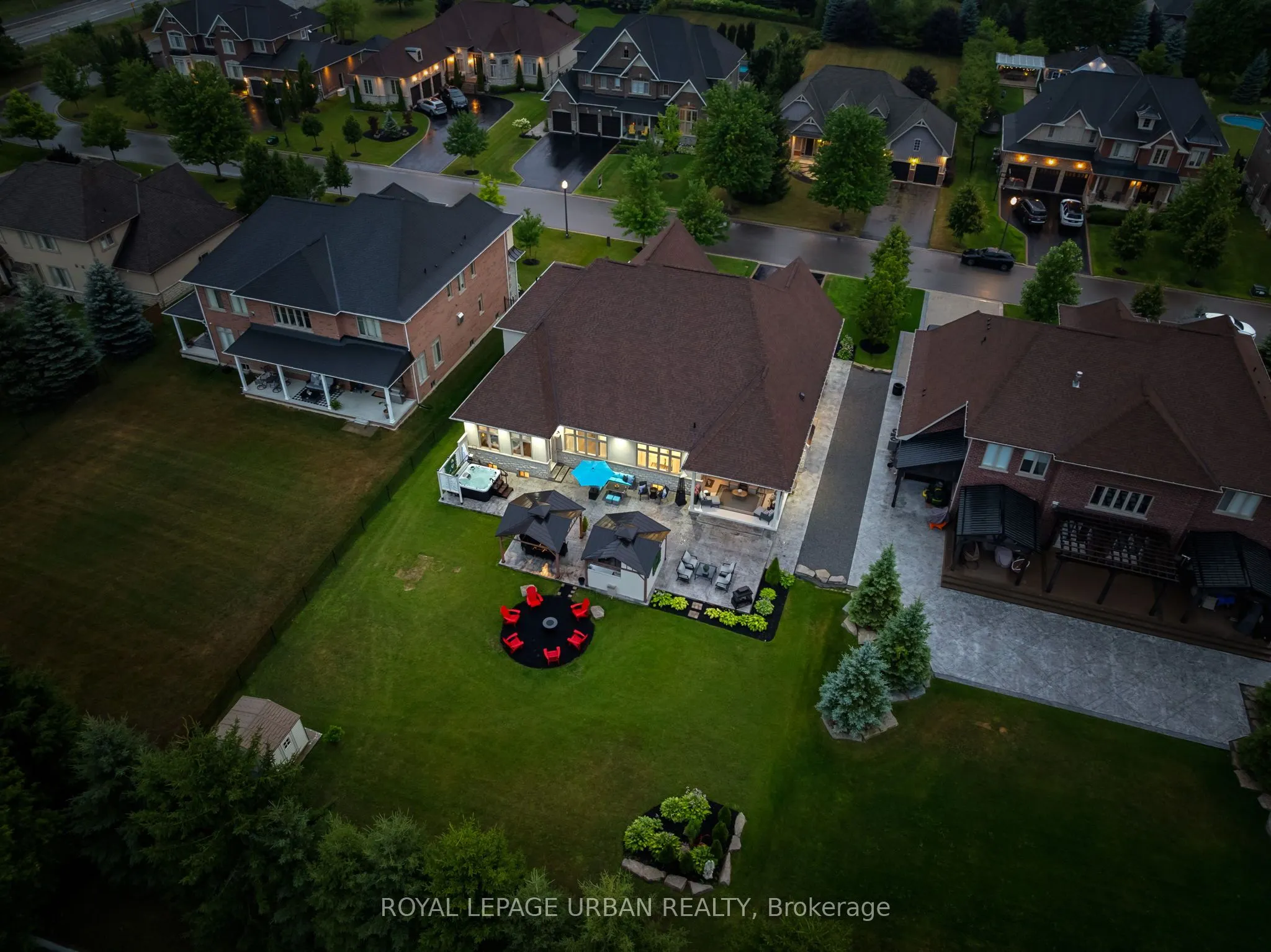 15 Country Club Crescent