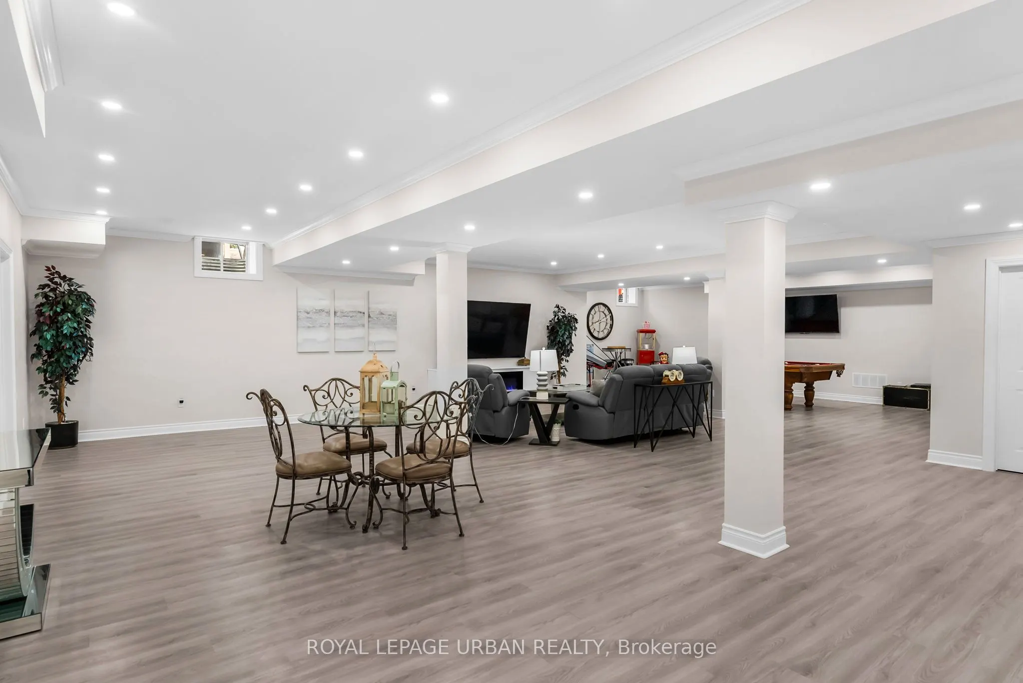 15 Country Club Crescent