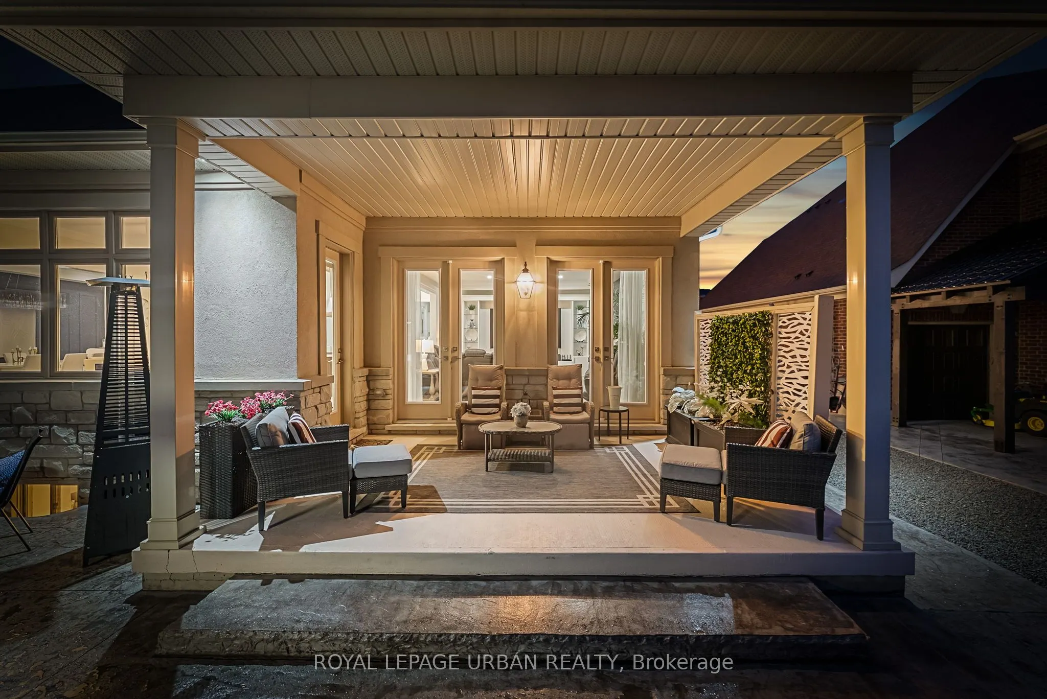 15 Country Club Crescent