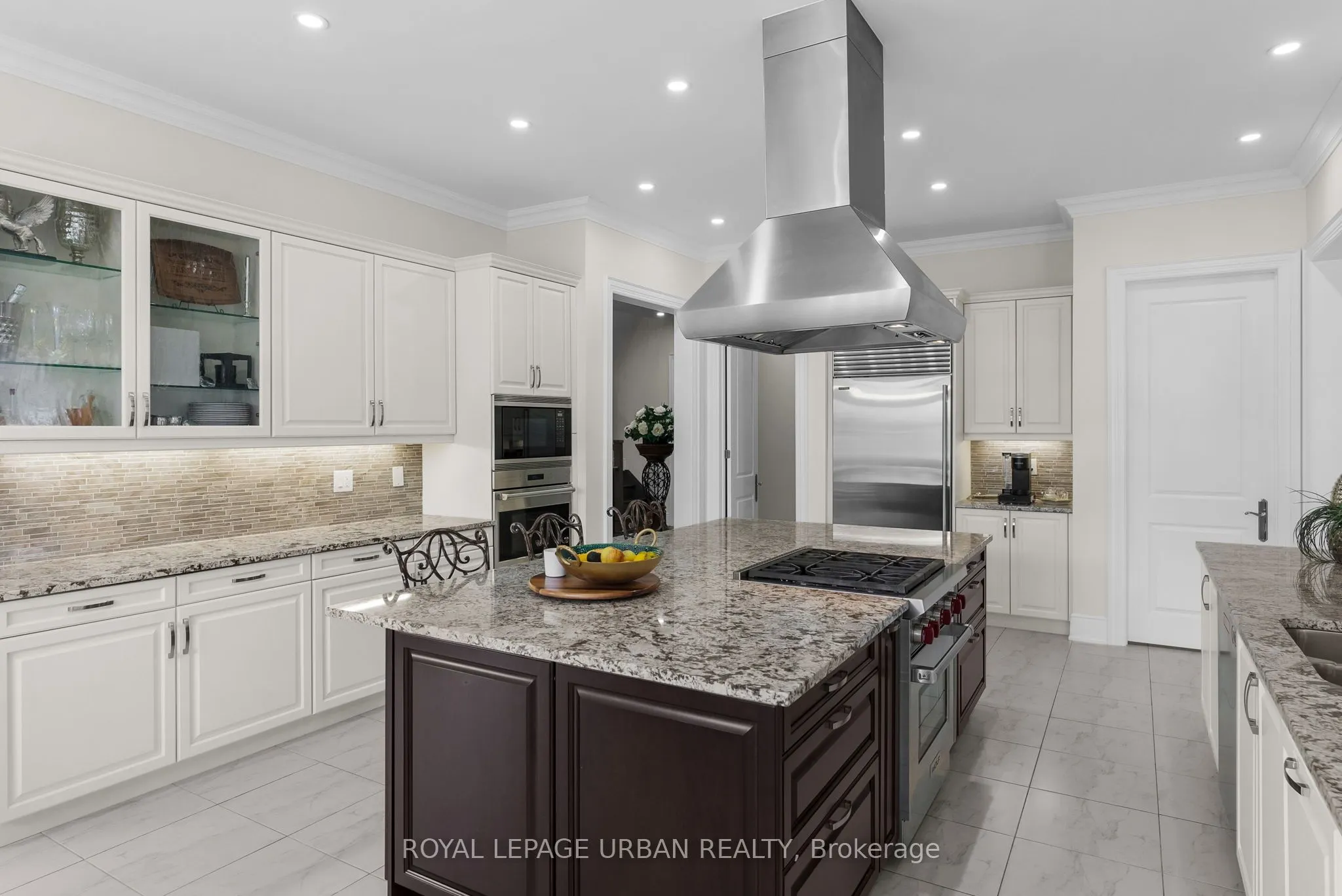 15 Country Club Crescent