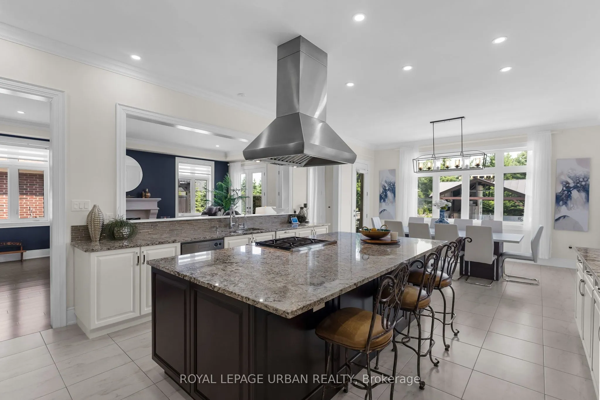 15 Country Club Crescent