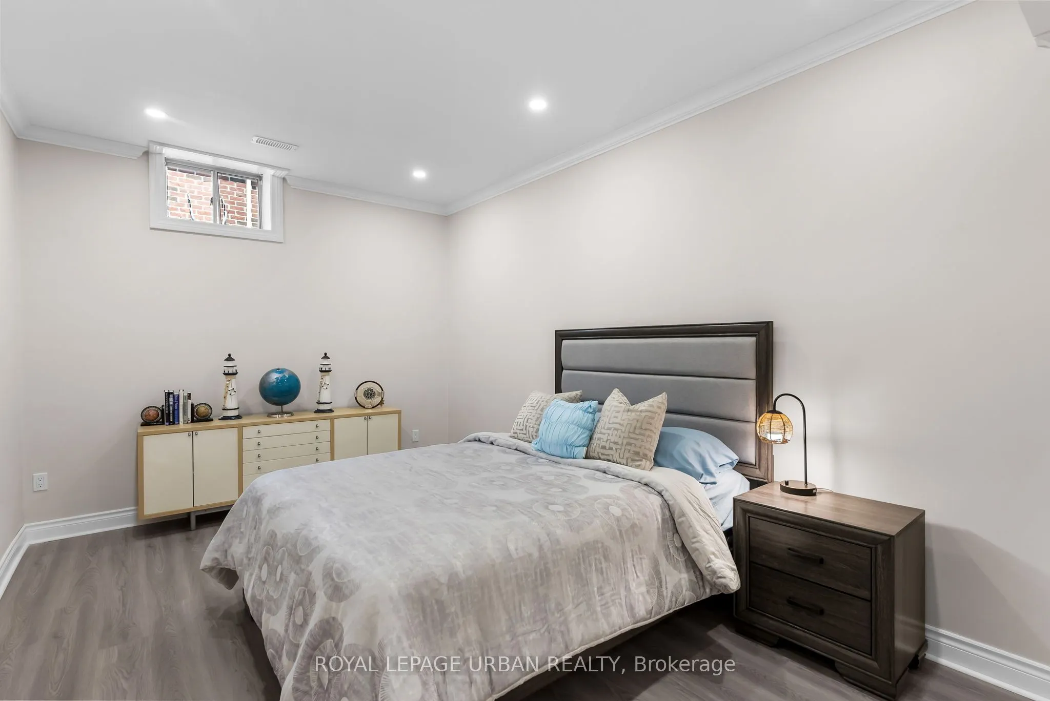 15 Country Club Crescent