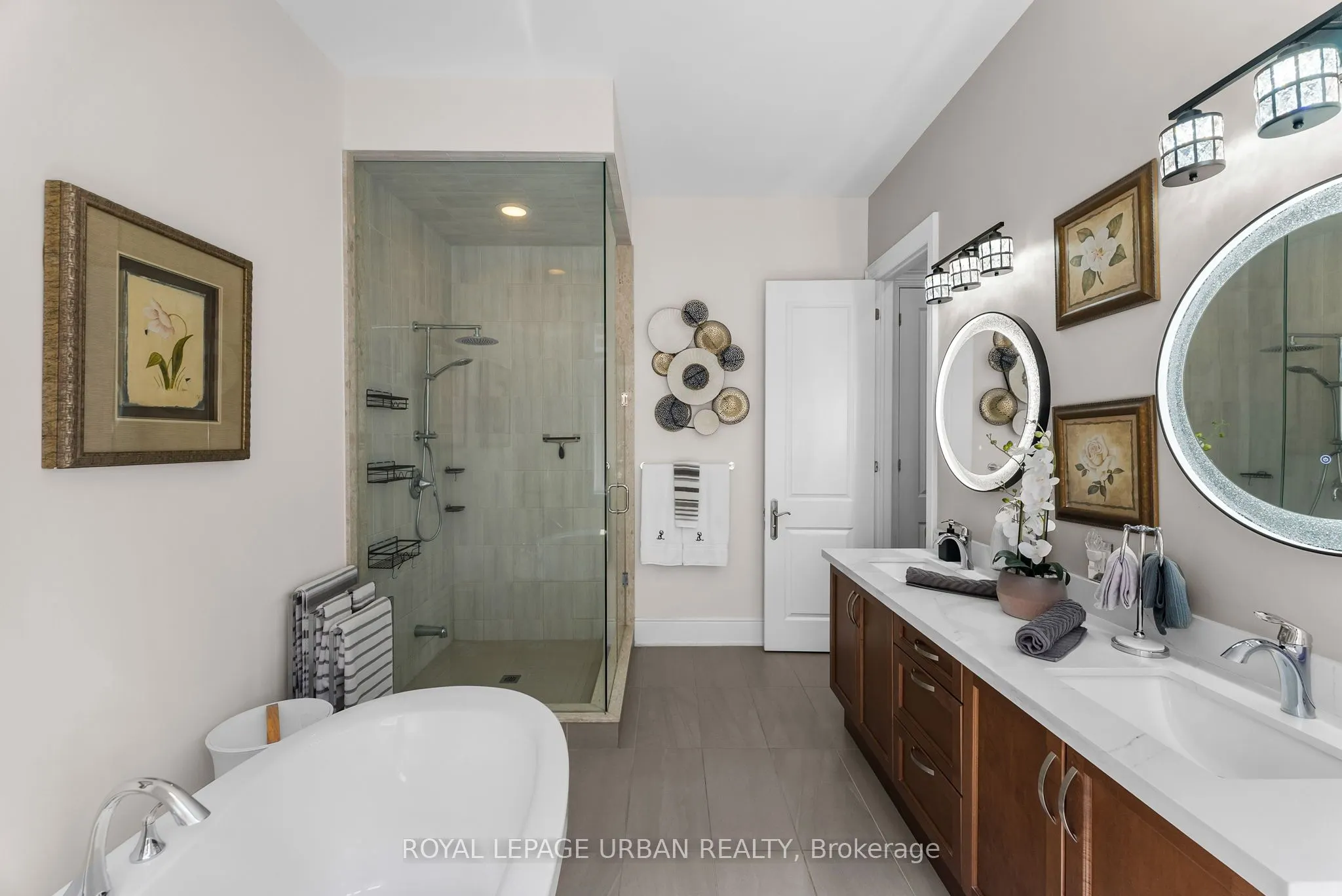 15 Country Club Crescent