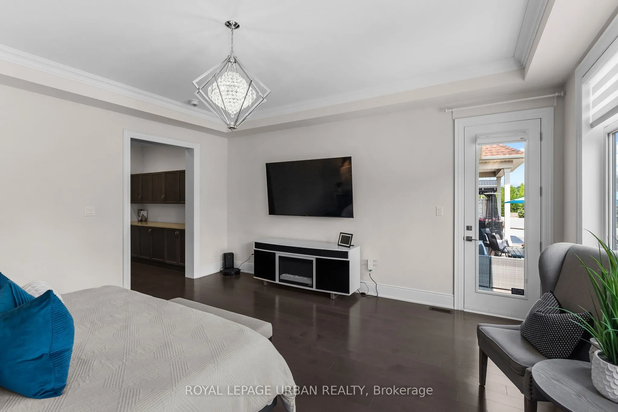 15 Country Club Crescent