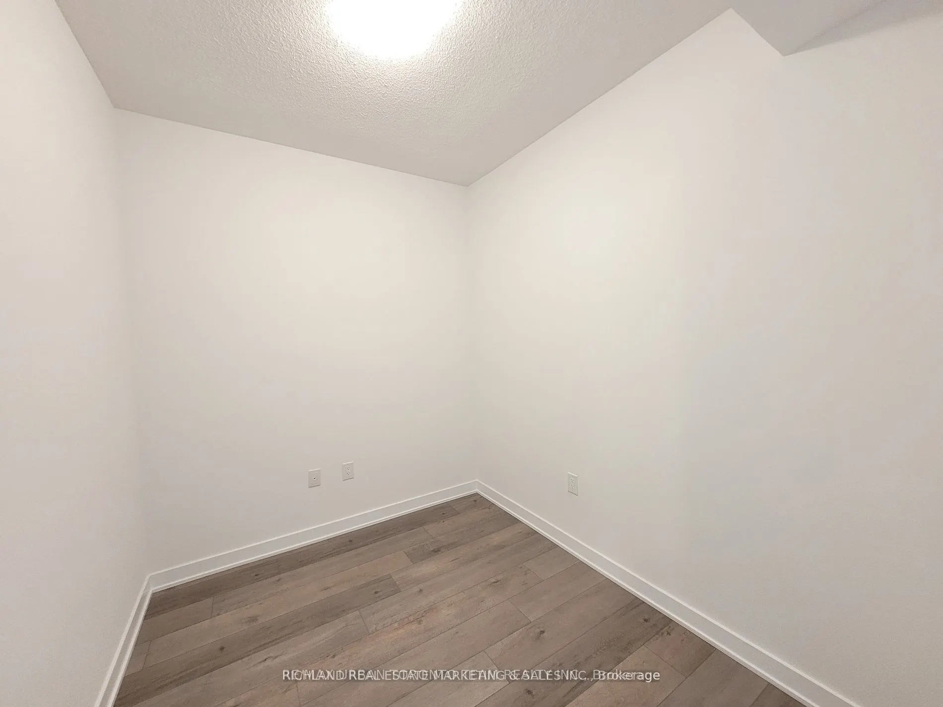 60 Honeycrisp Crescent, #803
