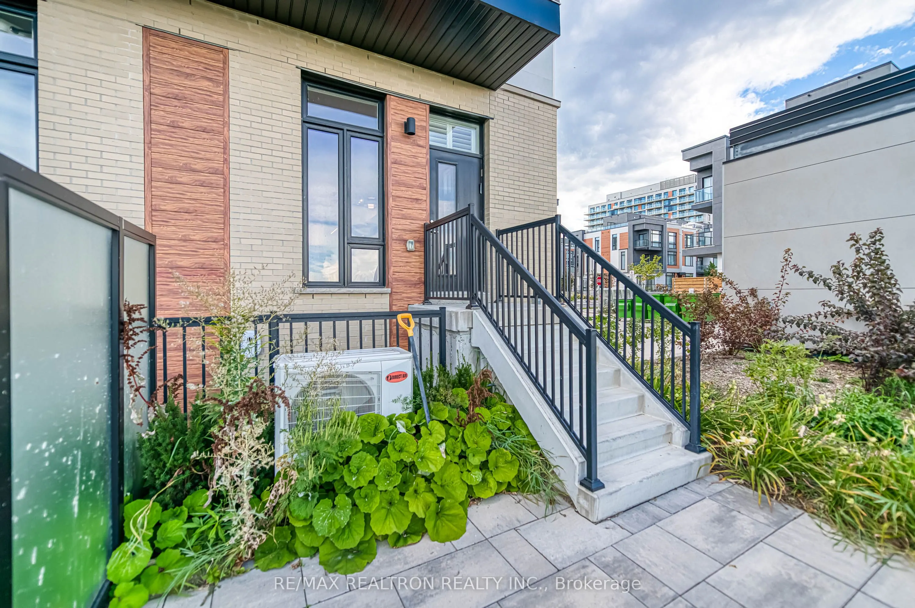 7 Steckley House Lane, #616