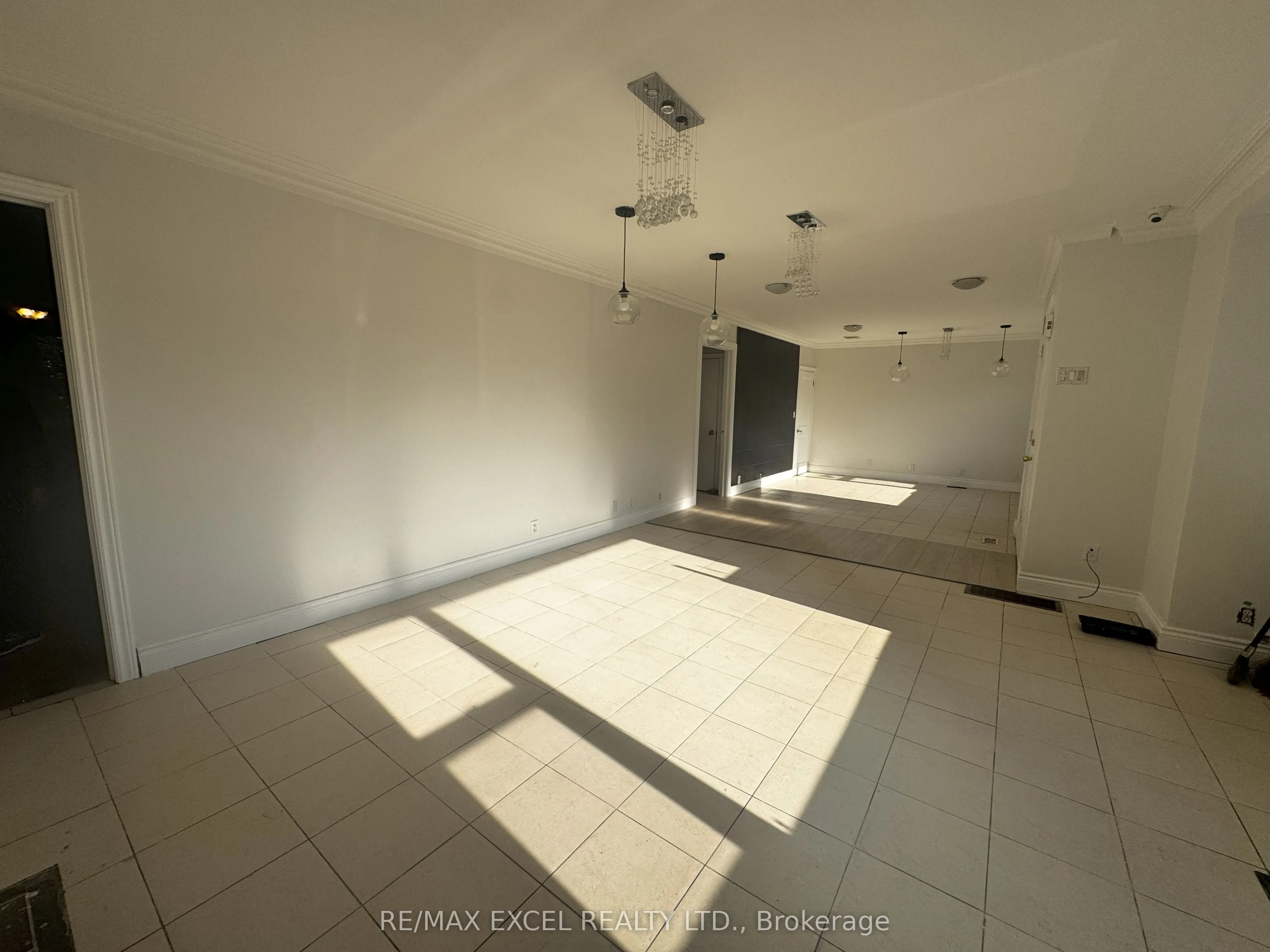 9961 Yonge Street, #Upper Level